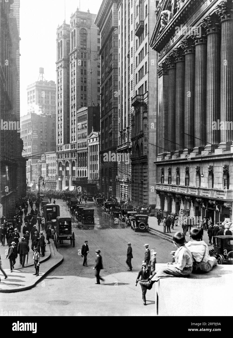 1920s New York City Wall Street Hi res Stock Photography And Images Alamy 1920s-new-york-city-wall-street-hi-res-stock-photography-and-images-alamy