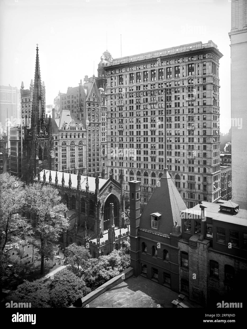 New York, New York c. 1905 The Trinity churchyard and the Empire