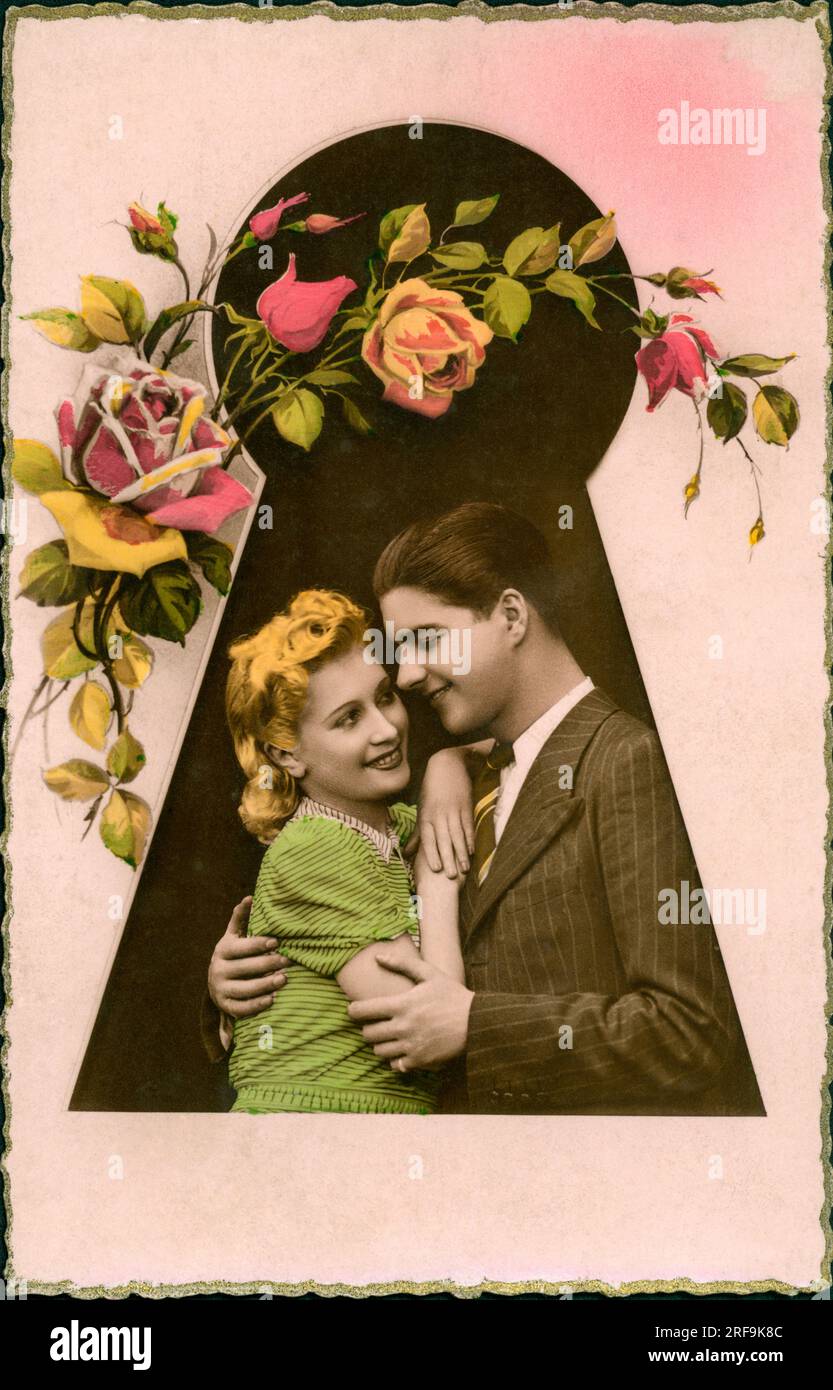 1930s couple embrace hi-res stock photography and images - Alamy