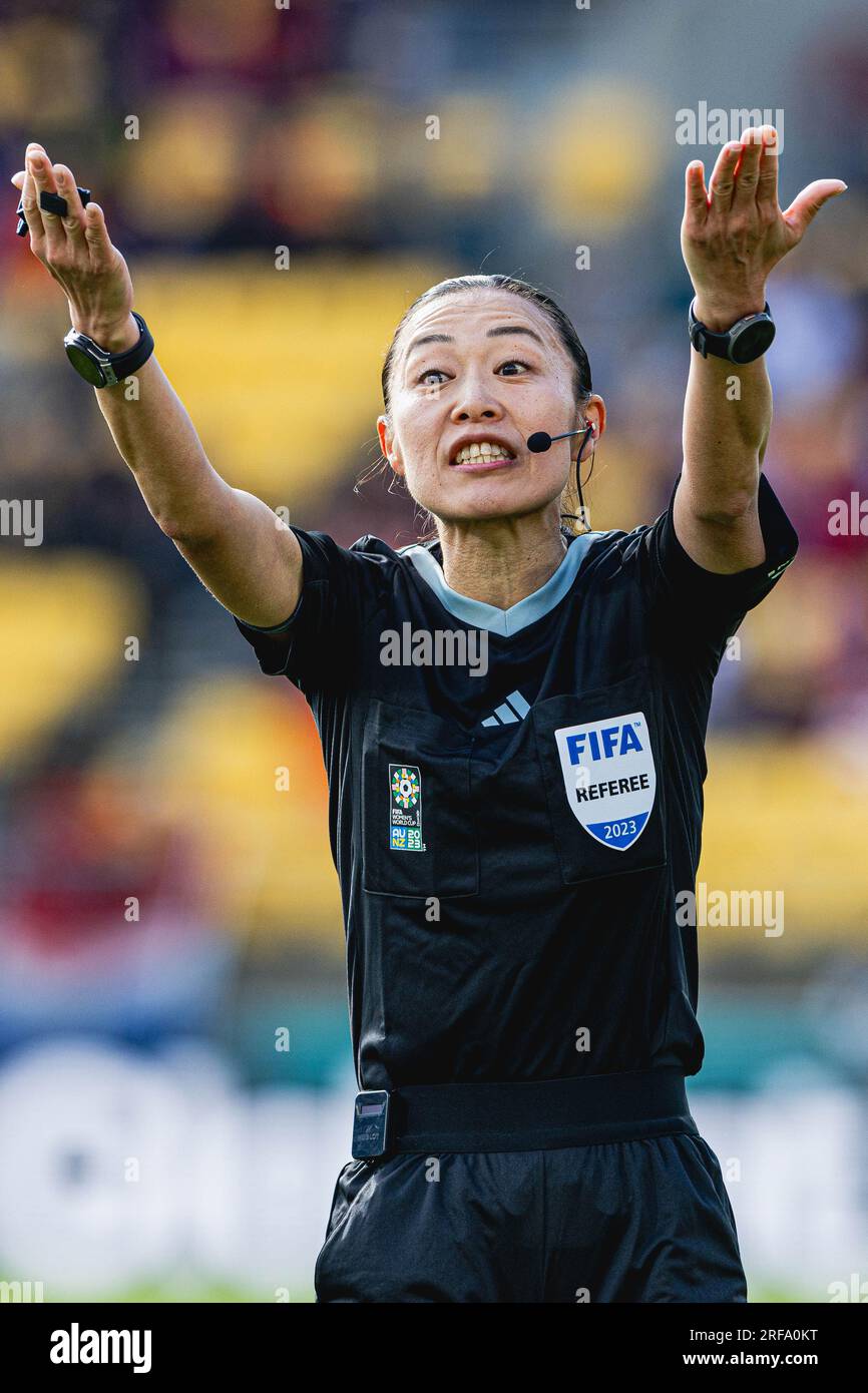 Wellington, Wellington, New Zealand. 27th July, 2023. Referee Yoshimi Yamashita becomes animated during the 2023 FIFA Womens World Cup Group E match between USA and Netherlands at the Wellington Regional Stadium in Wellington, New Zealand (Credit Image: ©James Foy/Alamy Live News) Stock Photo