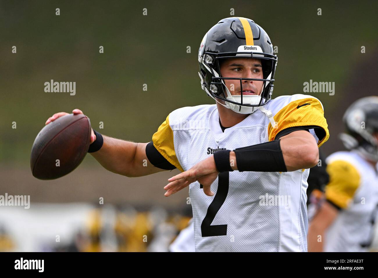 Pittsburgh Steelers quarterback Mason Rudolph (2) participates in the NFL  football team's training camp workout in Latrobe, Pa., Tuesday, Aug. 1,  2023. (AP Photo/Barry Reeger Stock Photo - Alamy