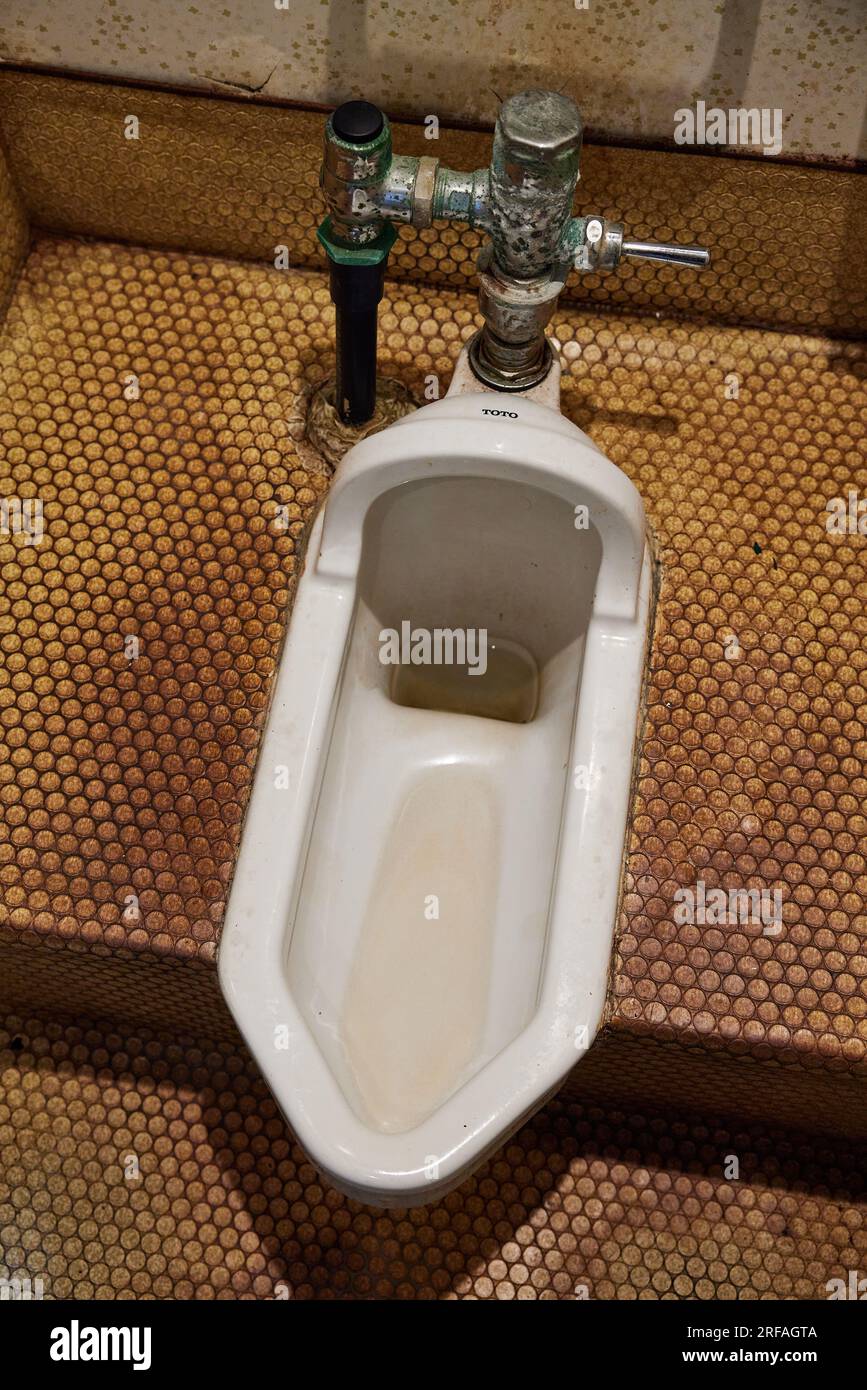 Traditional Japanese squat toilet, dirty Stock Photo Alamy