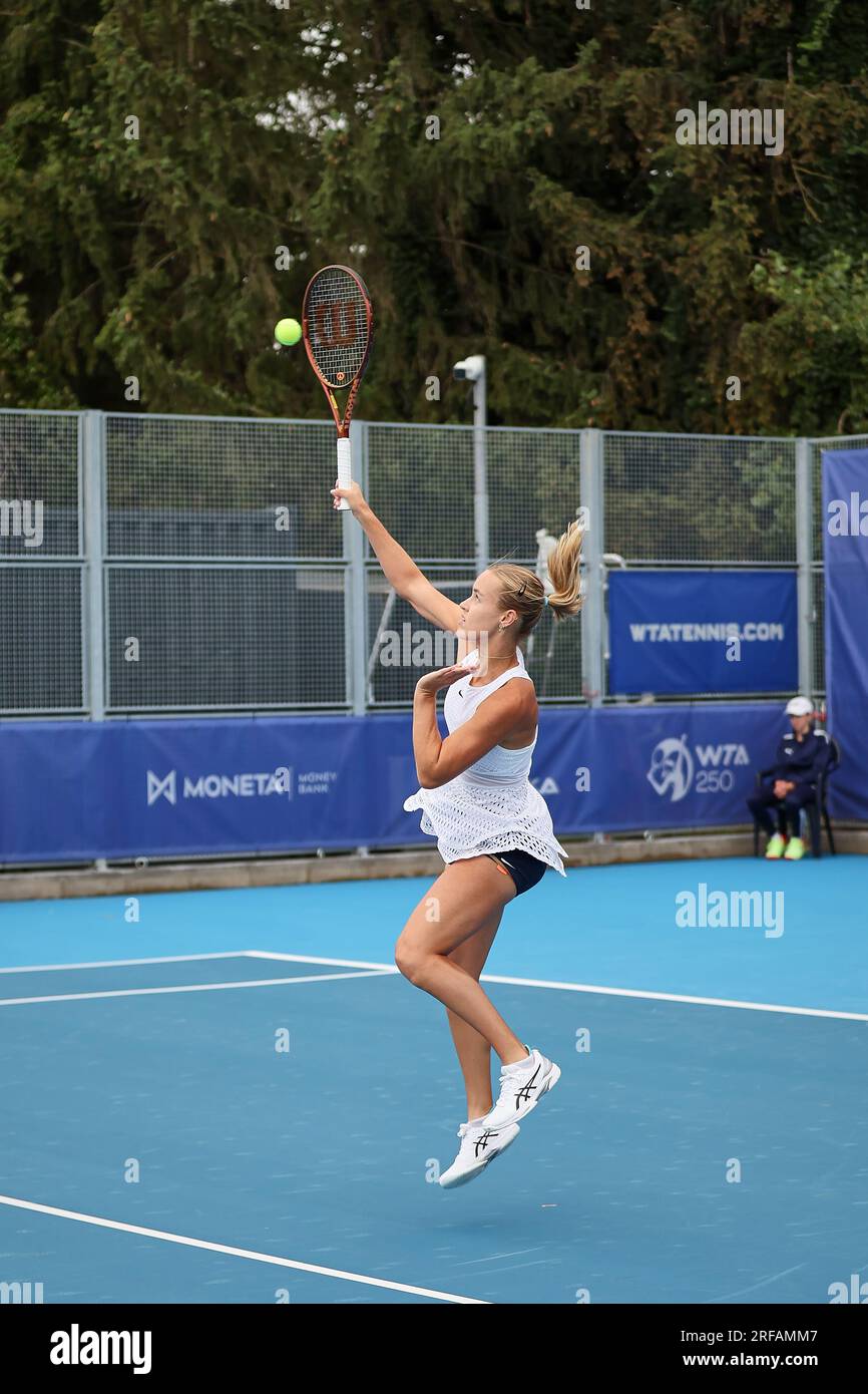 Prague, Praha, Czech Republic. 1st Aug, 2023. ANNA KAROLINA SCHMIEDLOVA (SVK) in action during the LIVESPORT PRAGUE OPEN - Womens Tennis - WTA250 (Credit Image: © Mathias Schulz/ZUMA Press Wire) EDITORIAL USAGE ONLY! Not for Commercial USAGE! Stock Photo