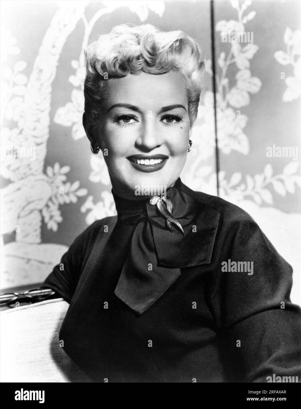 BETTY GRABLE Portrait in HOW TO MARRY A MILLIONAIRE 1953 director JEAN NEGULESCO costume design Travilla Twentieth Century Fox Stock Photo