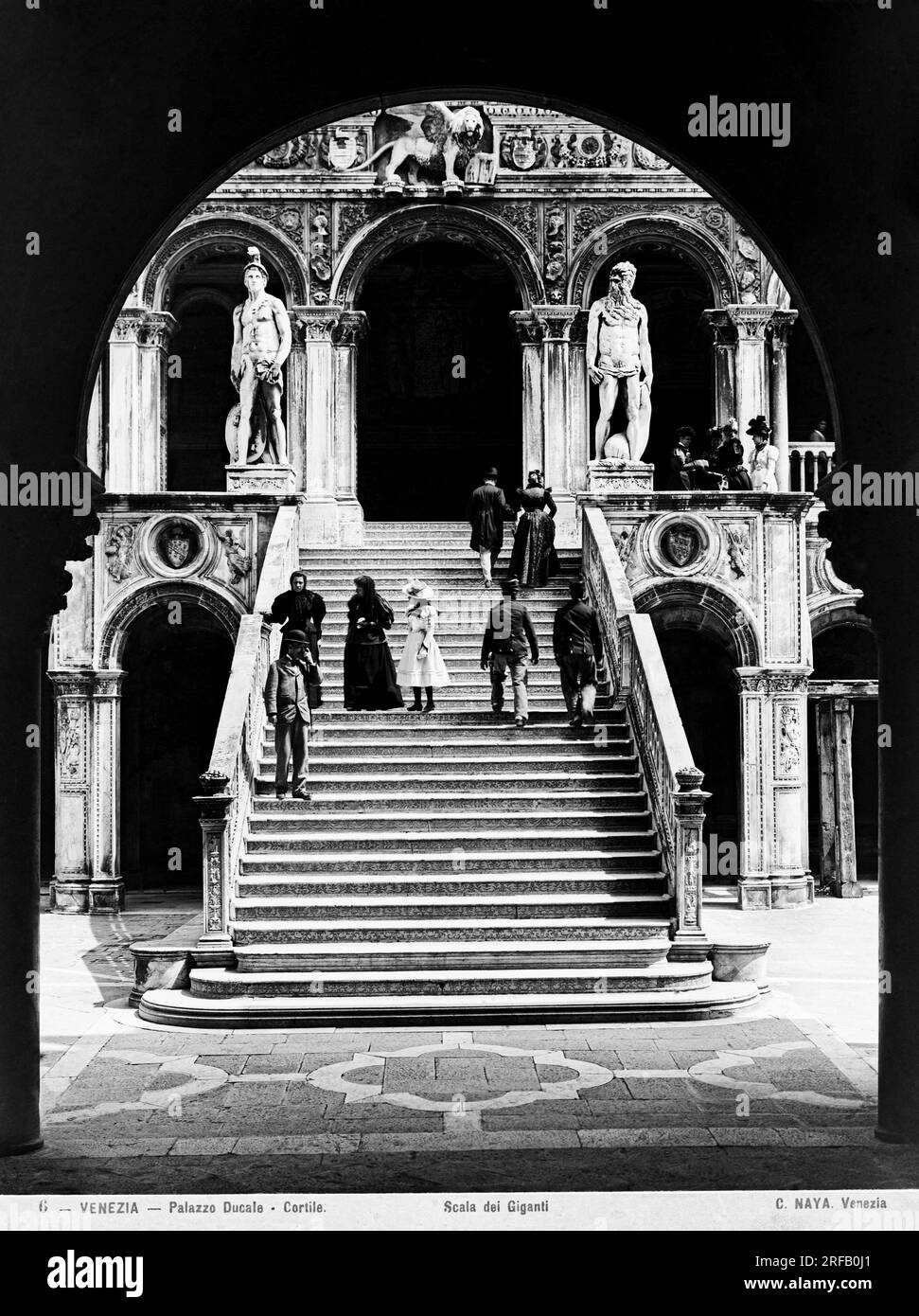 Basilica di san antonio Black and White Stock Photos & Images Alamy