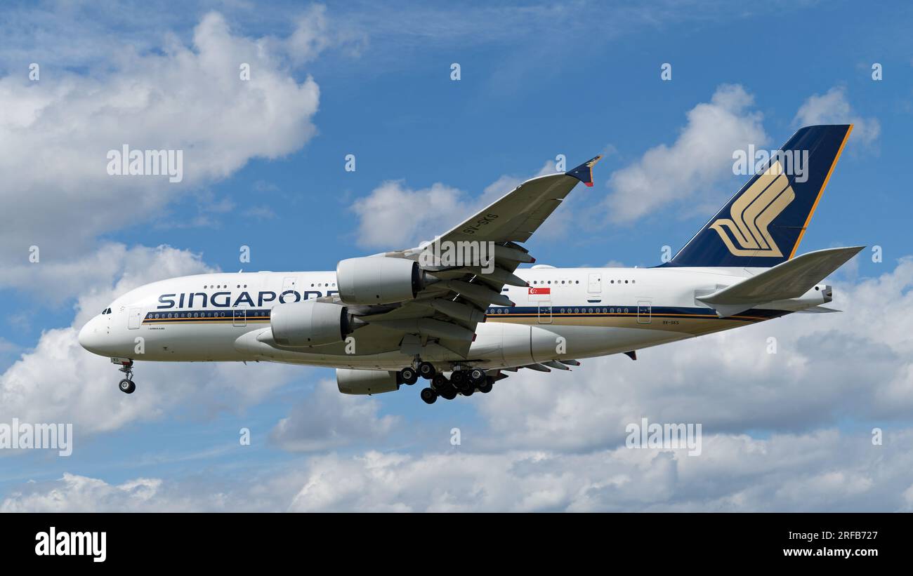 Singapore Airlines Airbus A380 plane landing at London's Heathrow