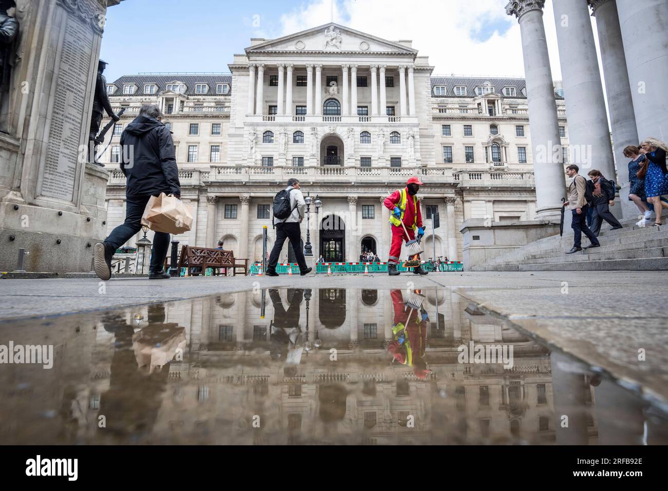 London, UK.  2 August 2023.  The exterior of the Bank of England.  In an attempt to curb inflation the monetary policy committee (MPC) of the Bank of England is expected to announce an increase in the base rate from 5.00% to 5.25%, though some speculate a rise to 5.5%.  It would be the 14th consecutive increase, as the MPC tries to bring inflation down towards its 2 per cent target.  A rise in the interest rate will make borrowing more expensive and deter spending.  Credit: Stephen Chung / Alamy Live News Stock Photo