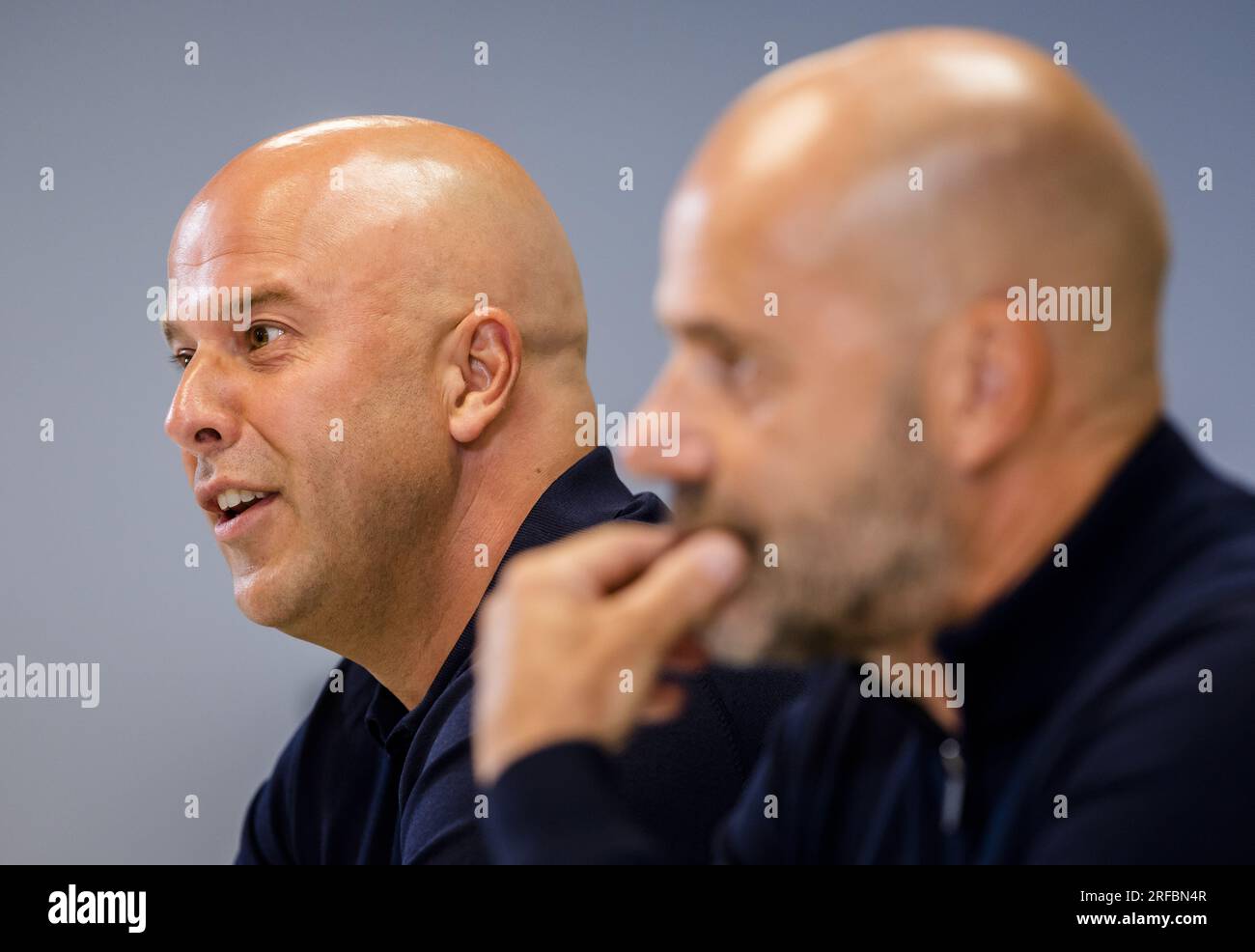 ZEIST - Trainers Arne Slot (Feyenoord) and Peter Bosz (PSV) during the press conference leading up to the match for the Johan Cruijff Scale XXVII. ANP SEM VAN DER WAL Stock Photo