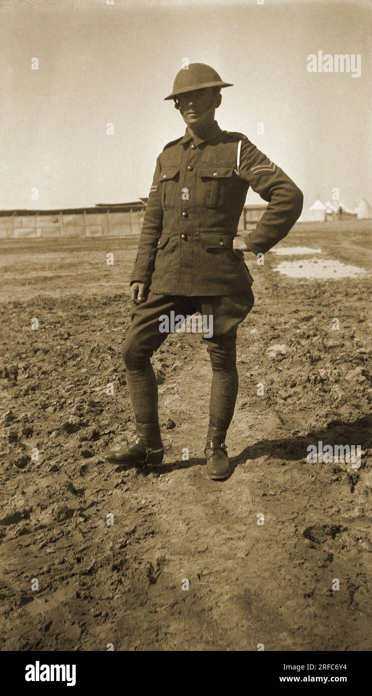 circa 1916, historical, WW1, British soldier in uniform, with helmet and puttees. Stock Photo