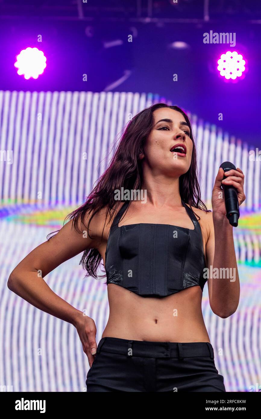 Confidence Man (with singers Janet Planet (Grace Stephenson) and Sugar Bones (Aidan Moore)) play the Obelisk Stage - The 2023 Latitude Festival, Henham Park. Stock Photo