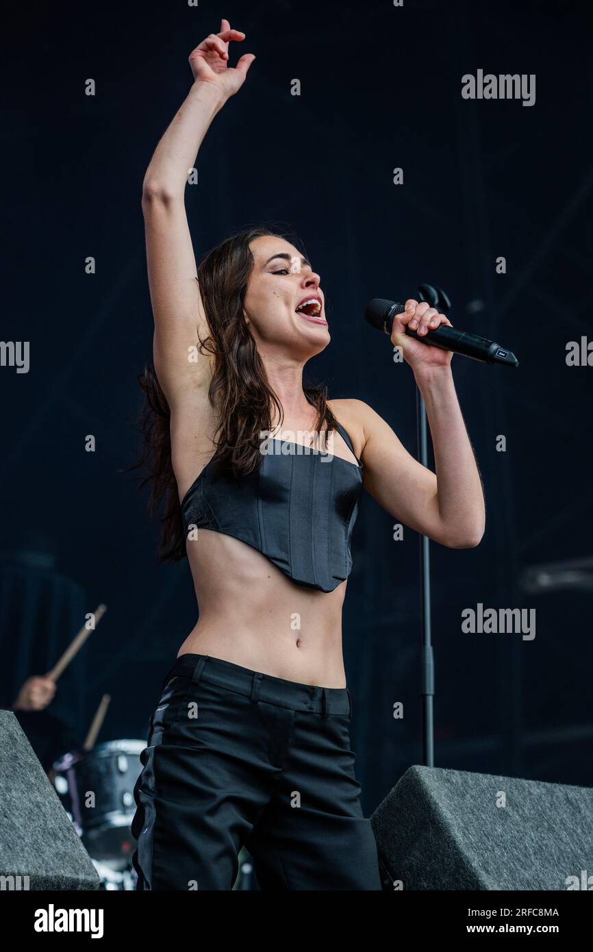 Confidence Man (with singers Janet Planet (Grace Stephenson) and Sugar Bones (Aidan Moore)) play the Obelisk Stage - The 2023 Latitude Festival, Henham Park. Stock Photo