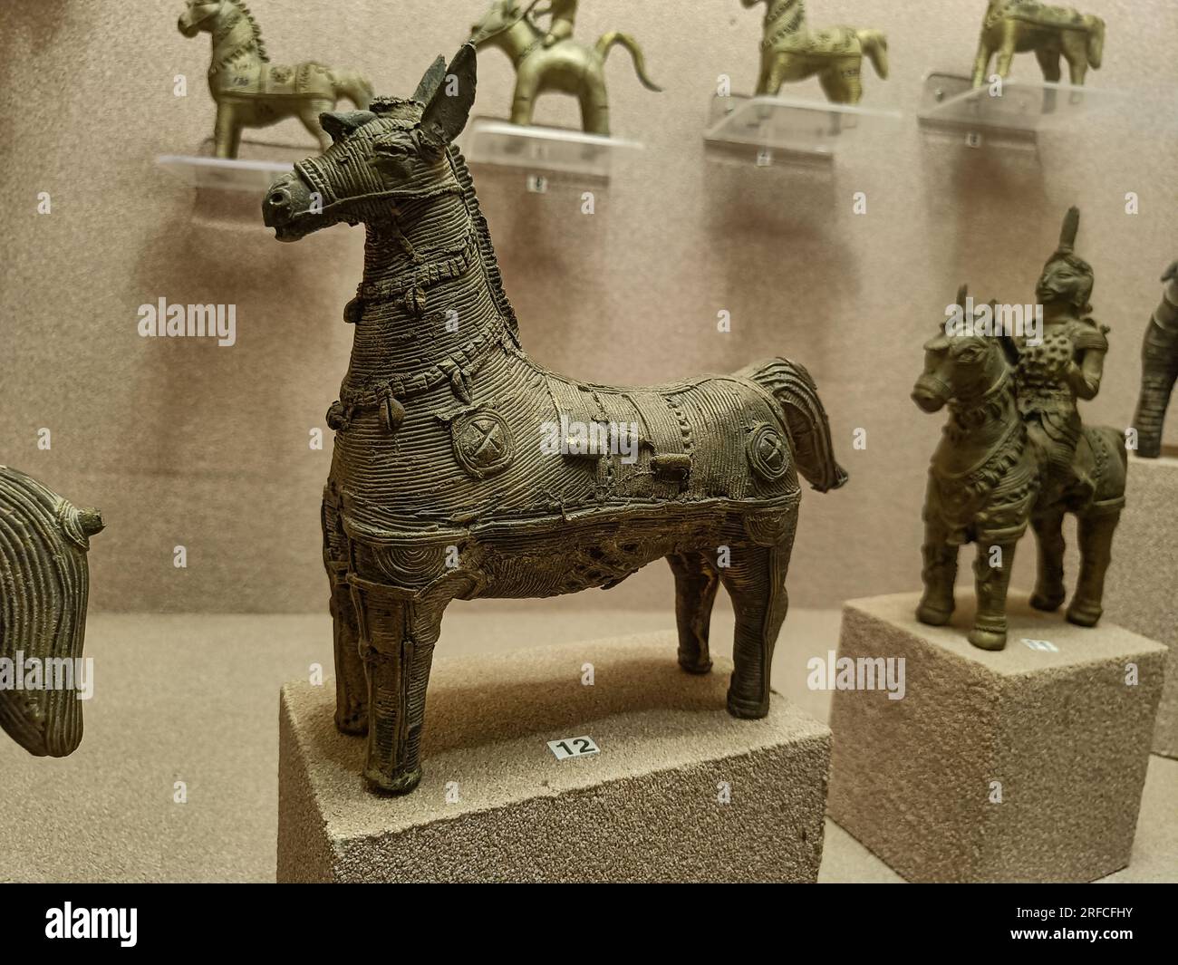 Indian miniature bronze hi-res stock photography and images - Alamy