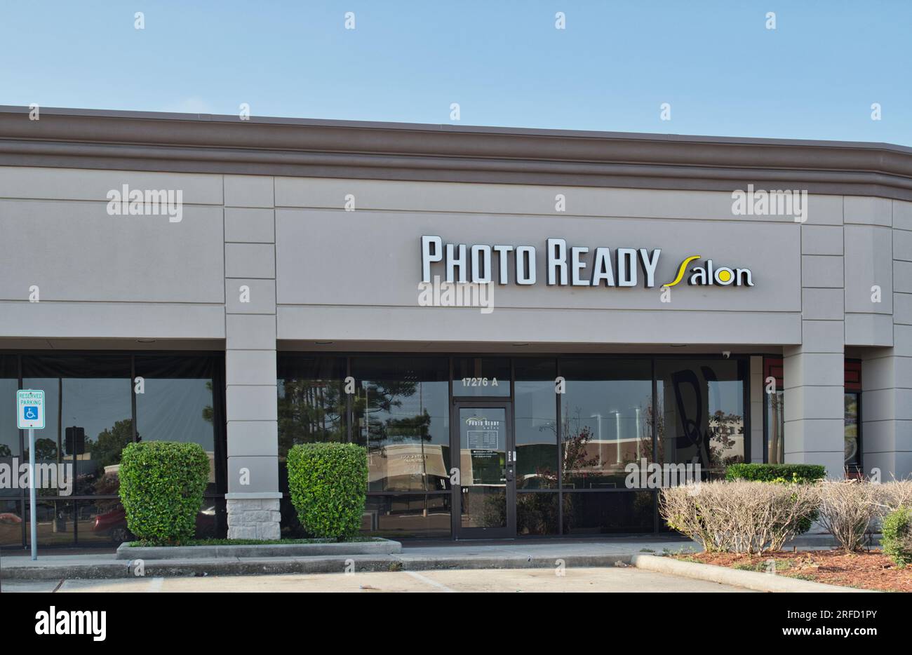 Houston, Texas USA 07-30-2023: Photo Ready Salon storefront exterior in a Houston TX strip mall. Local hairdresser business outside front view. Stock Photo