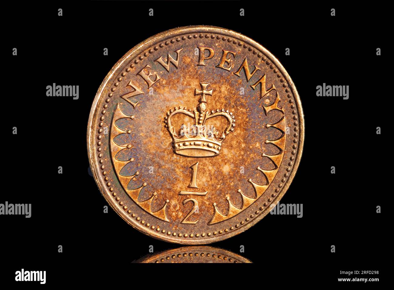 Smallest british copper coin hi-res stock photography and images - Alamy
