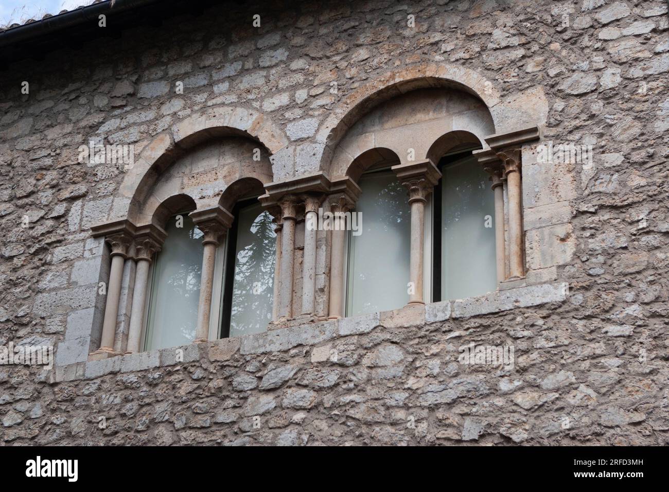 Windows on the rocks hi-res stock photography and images - Alamy