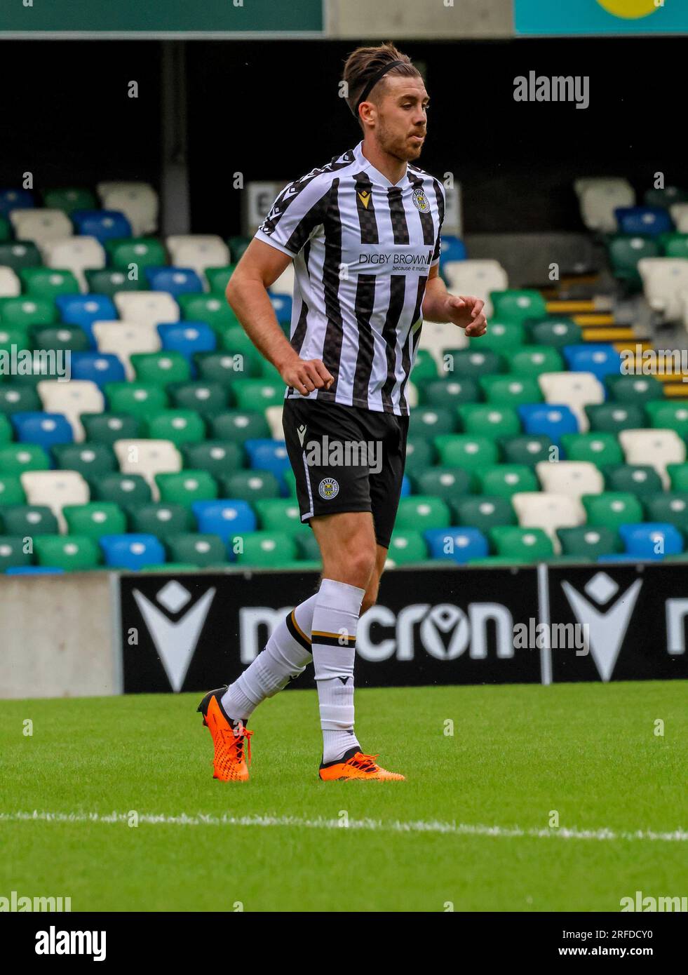 Windsor Park, Belfast, Northern Ireland, UK. 01 Jul 2023. Niall Quinn Testimonial game, Linfield 0 St Mirren 1. Footballer in action St Mirren football player Declan Gallagher. Stock Photo