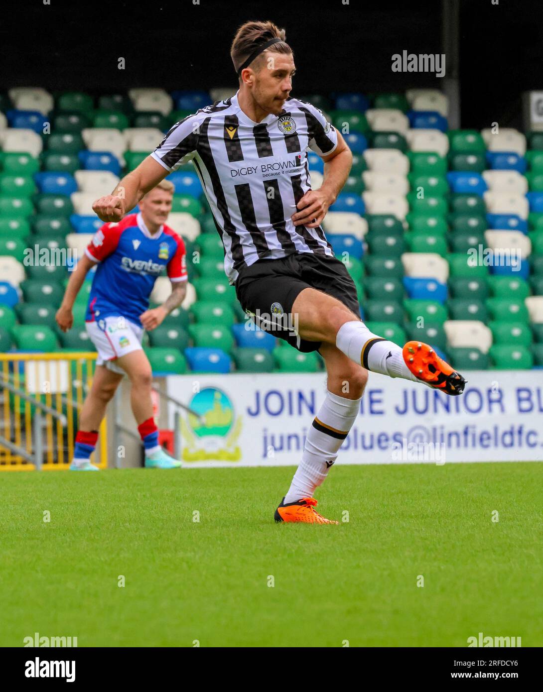 Windsor Park, Belfast, Northern Ireland, UK. 01 Jul 2023. Niall Quinn Testimonial game, Linfield 0 St Mirren 1. Footballer in action St Mirren football player Declan Gallagher. Stock Photo