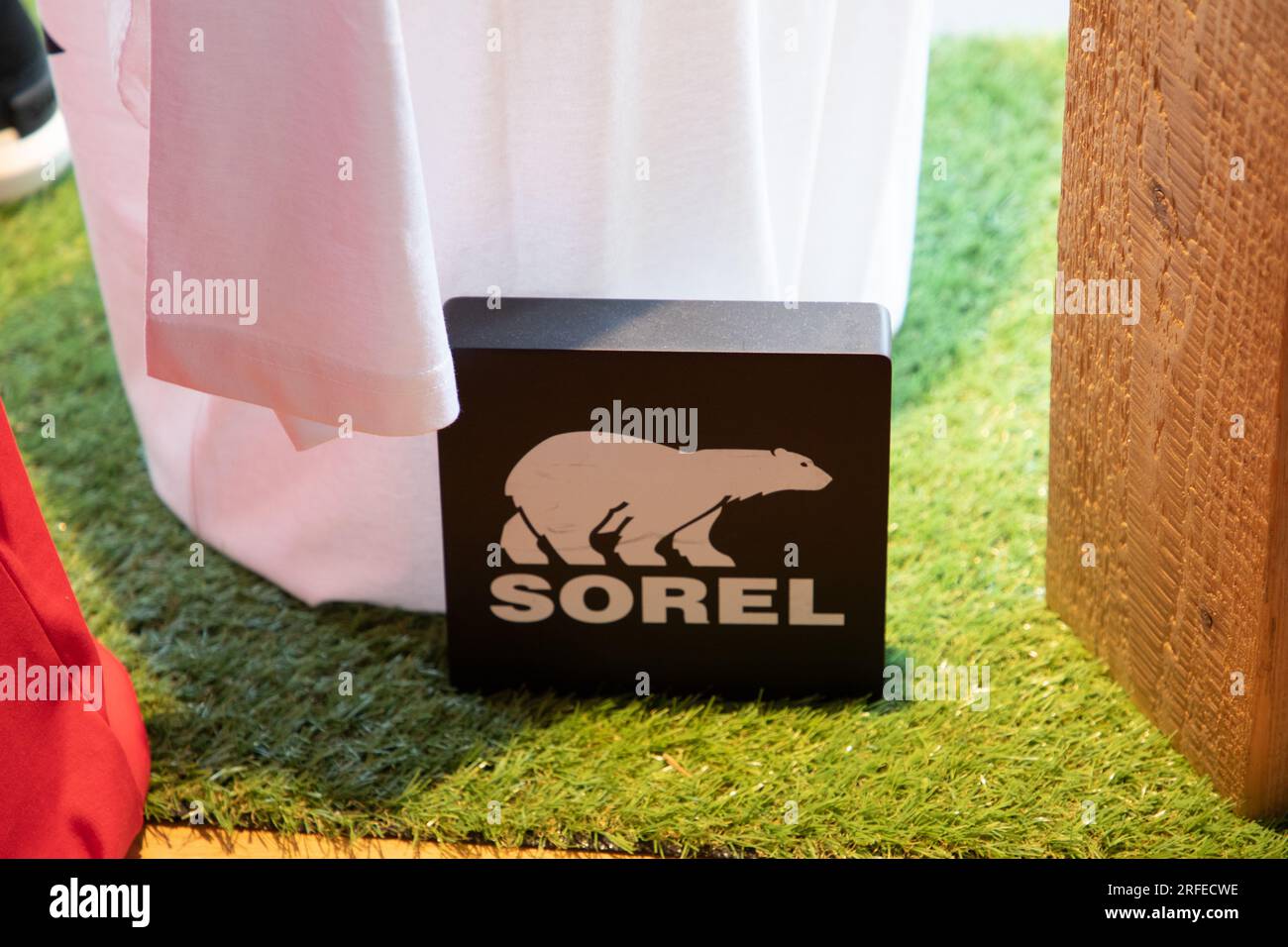 Bordeaux , France - 08 01 2023 : Sorel logo brand and text sign in shop  Waterproof Boot footwear clothing store Stock Photo - Alamy