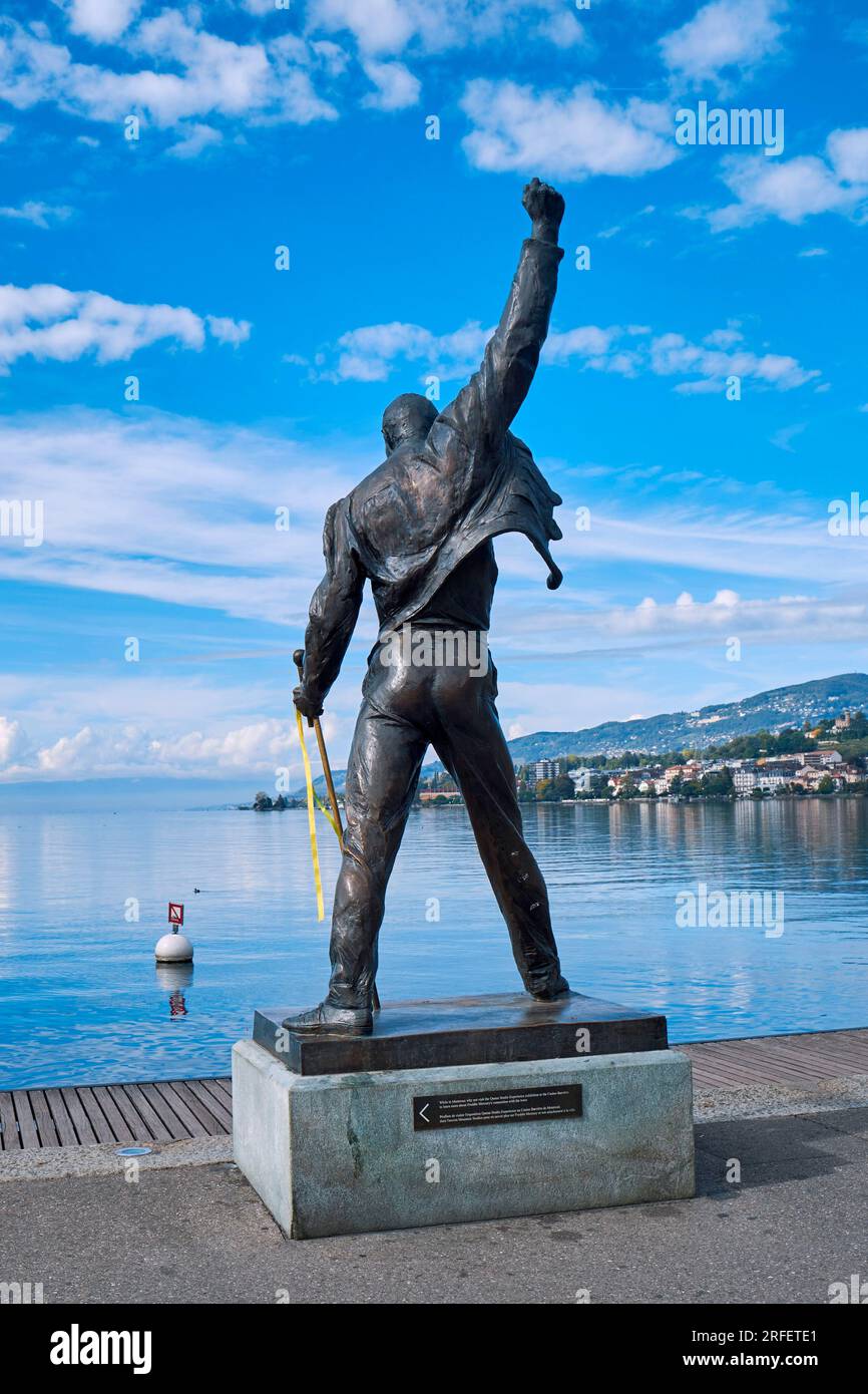 Switzerland, Canton of Vaud, Montreux, Lake Geneva, Market Square, bronze statue by the Czech sculptor Irena Sedlecka, paying tribute to the British musician of the rock band Queen, Freddie Mercury (1946-1991) Stock Photo