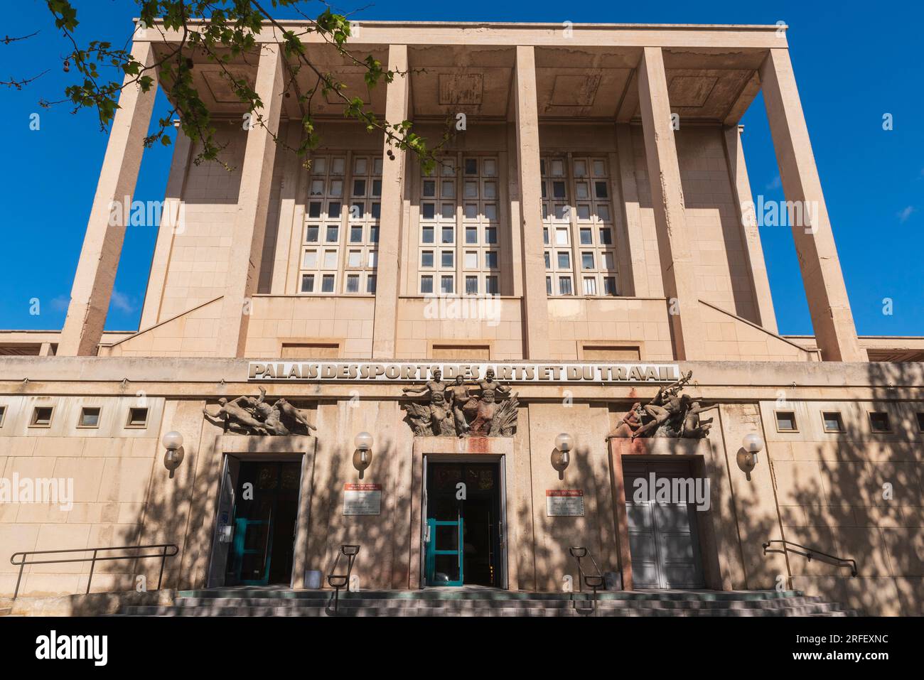 Sports center east hi-res stock photography and images - Alamy