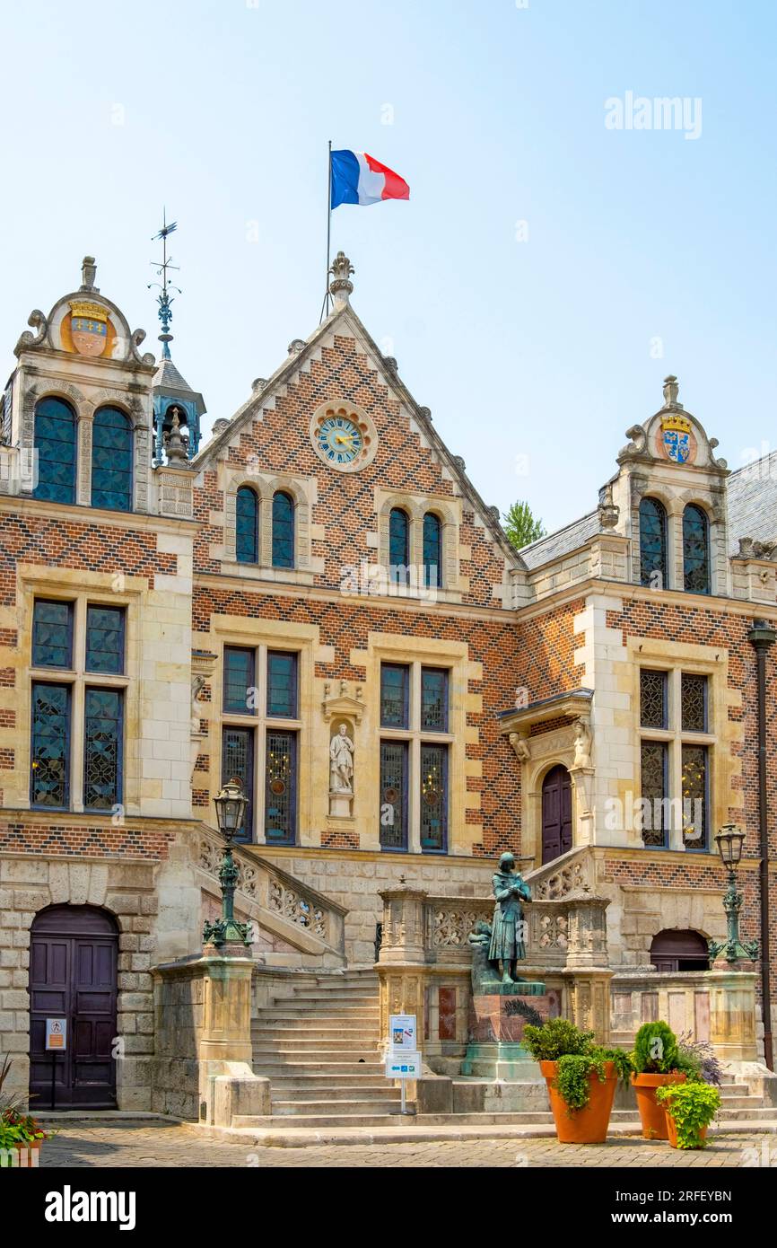 France, Loiret, Loire Valley listed as World Heritage by UNESCO, Orleans, hotel Groslot is a 16th century private mansion in the Renaissance style and designed by the French architect Jacques I Androuet du Cerceau, Stock Photo