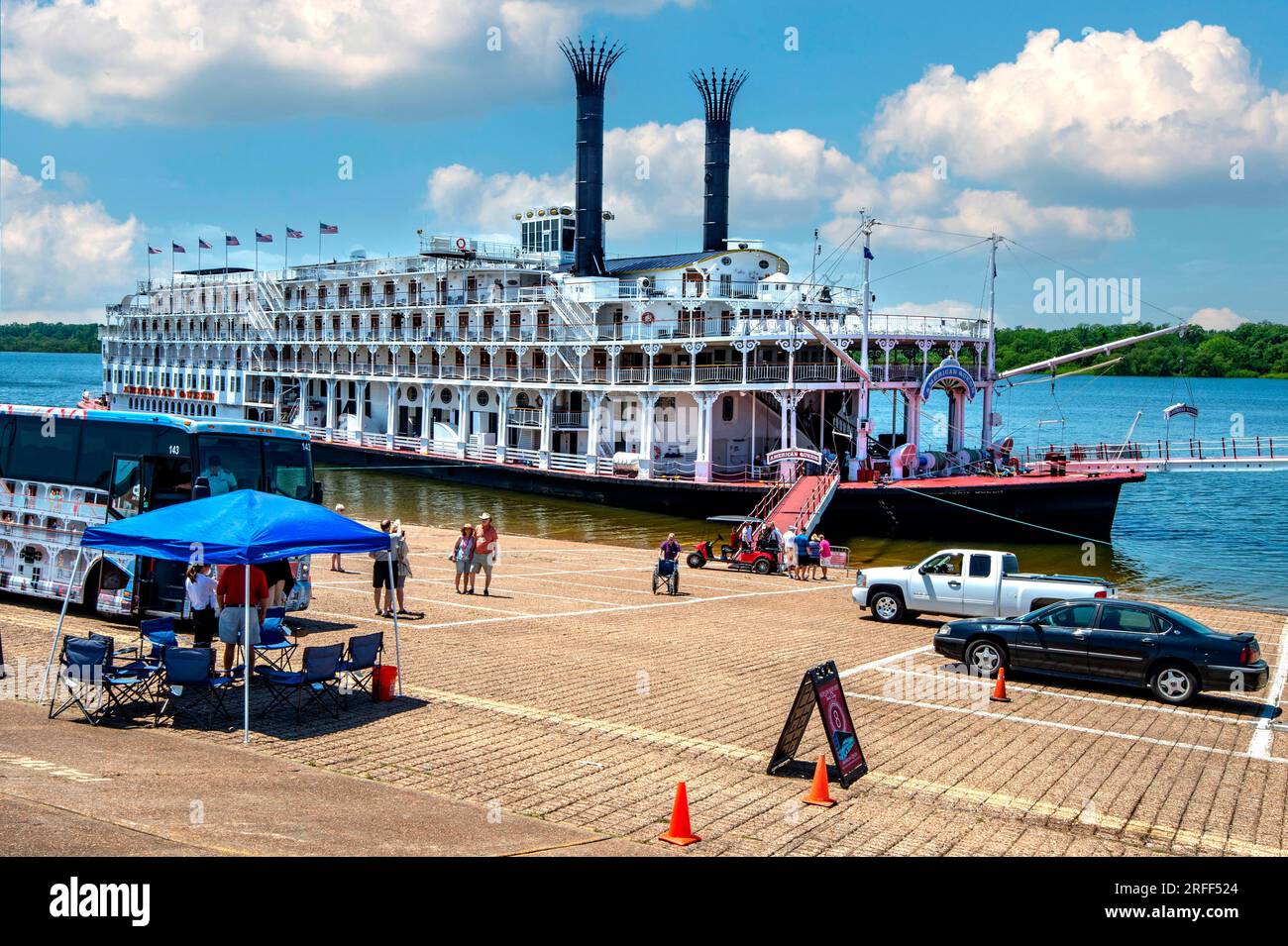 Mississippi Queen Paddle Steamer