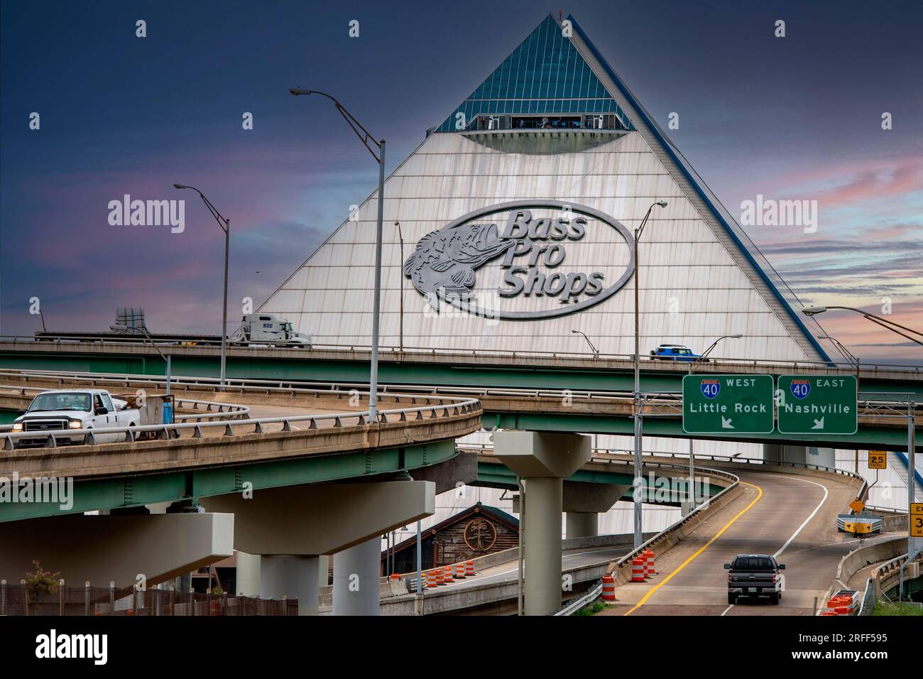 Memphis tennessee pyramid hi-res stock photography and images - Alamy