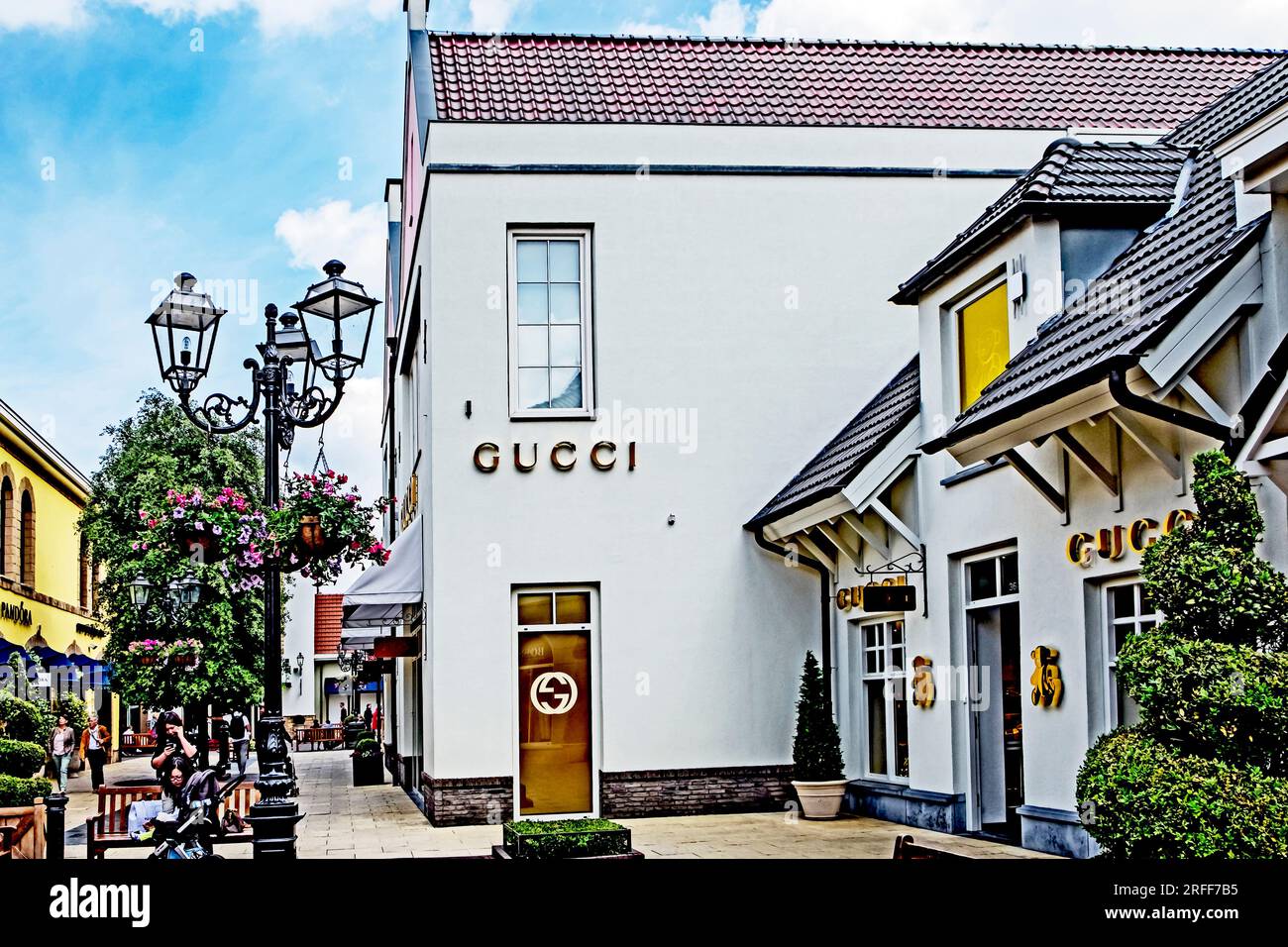 Gucci outlet hi-res stock photography and images - Alamy