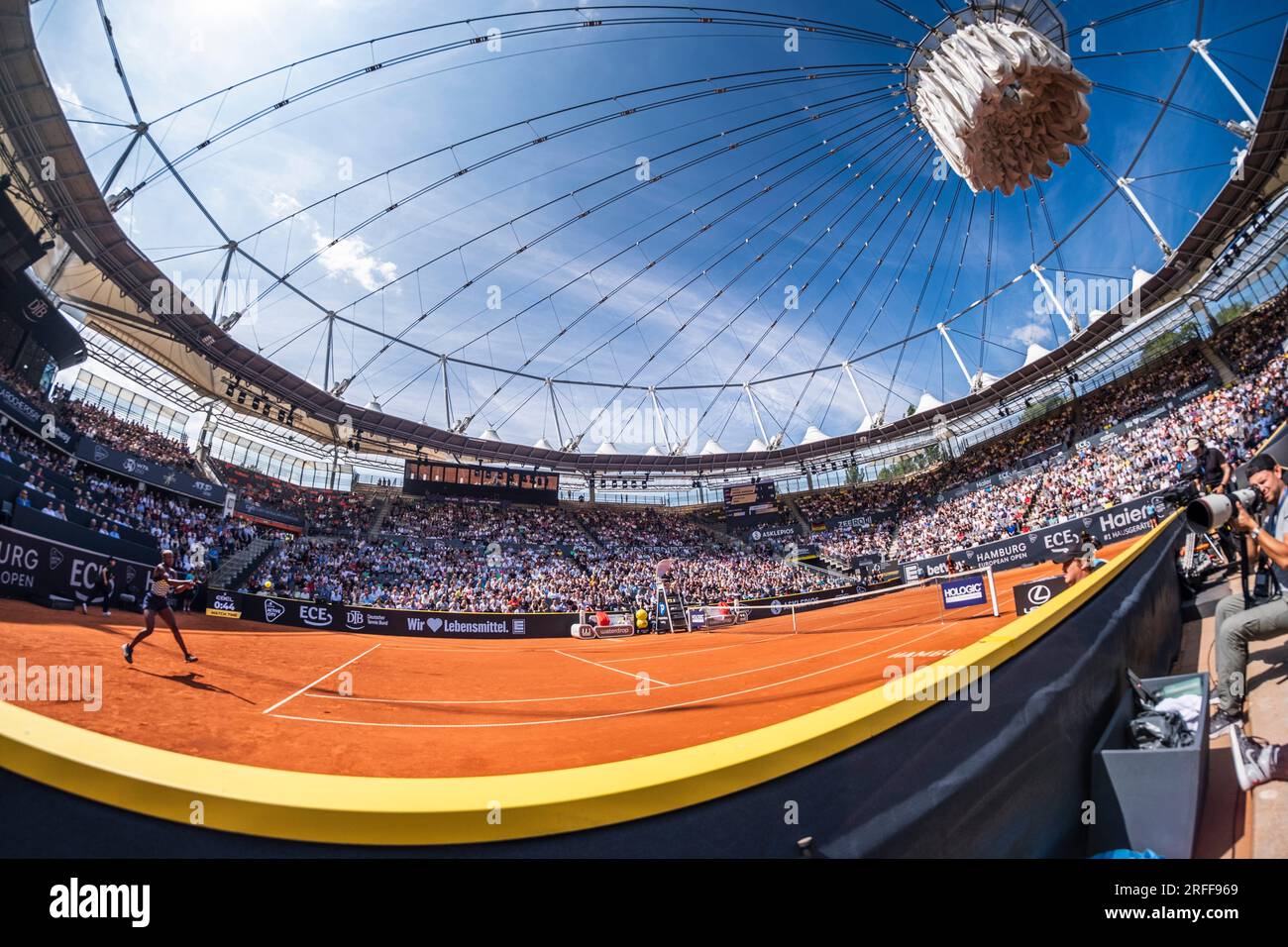 Hamburg, Germany. 29th July, 2023. Spectators follow the tennis action