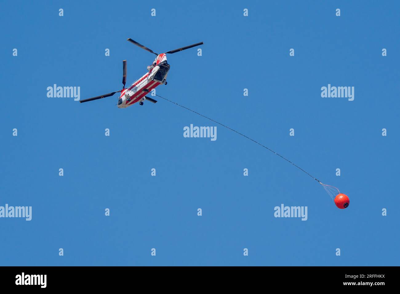 Türkiye Antalya, 008 02 2023:Columbia fire-fighting helicopter working on a  forest fire in Kemer, Antalya, Turkey Stock Photo - Alamy