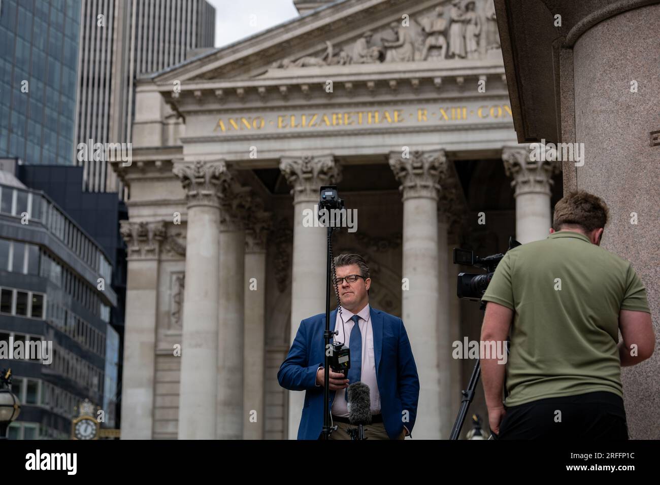 London, UK. 3rd Aug, 2023. Bank of England raises interest rates to 5.25% Media wait outside the Bank of England  and royal exchange of rate rates announcement Credit: Ian Davidson/Alamy Live News Stock Photo