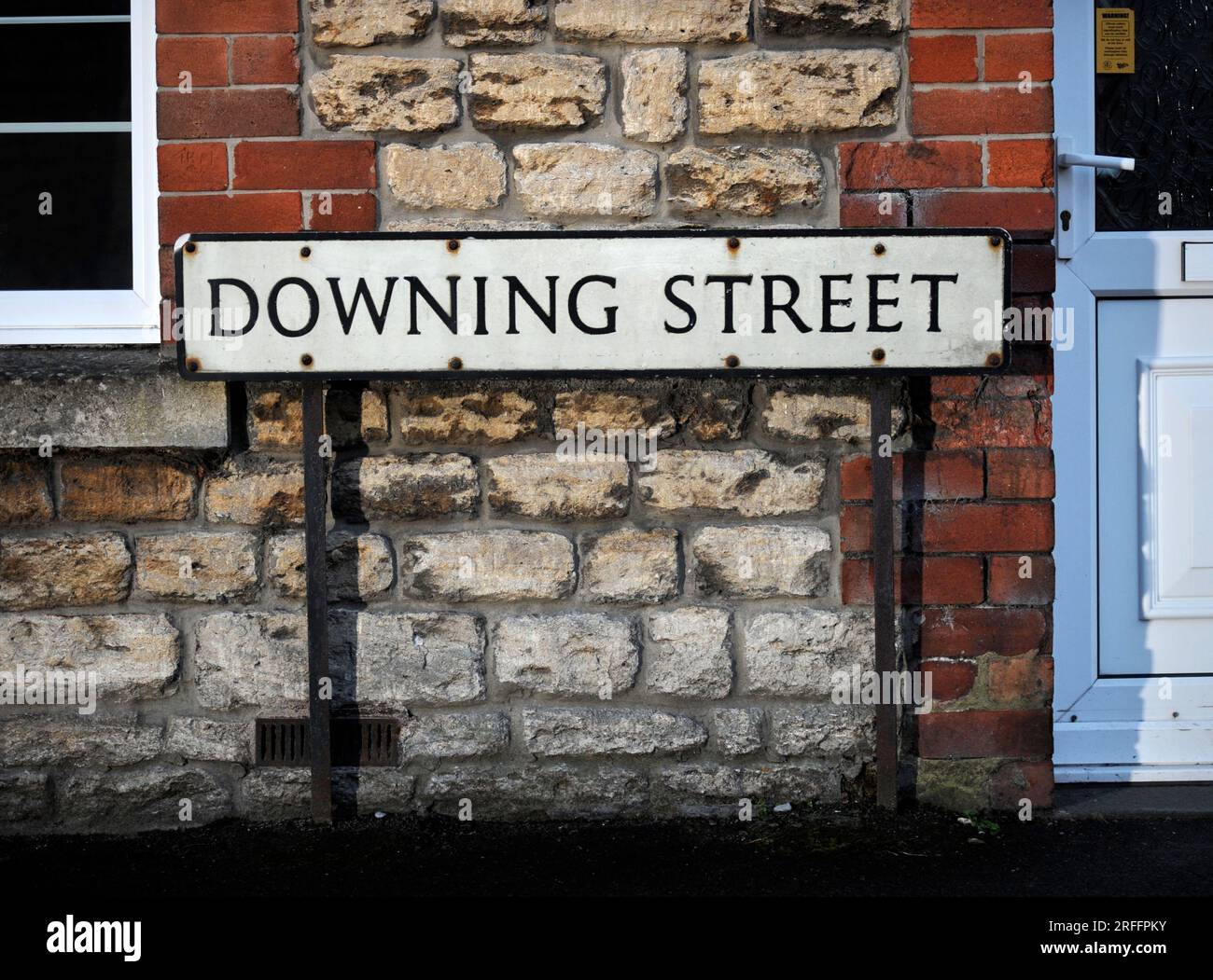 Downing st sign hires stock photography and images Alamy