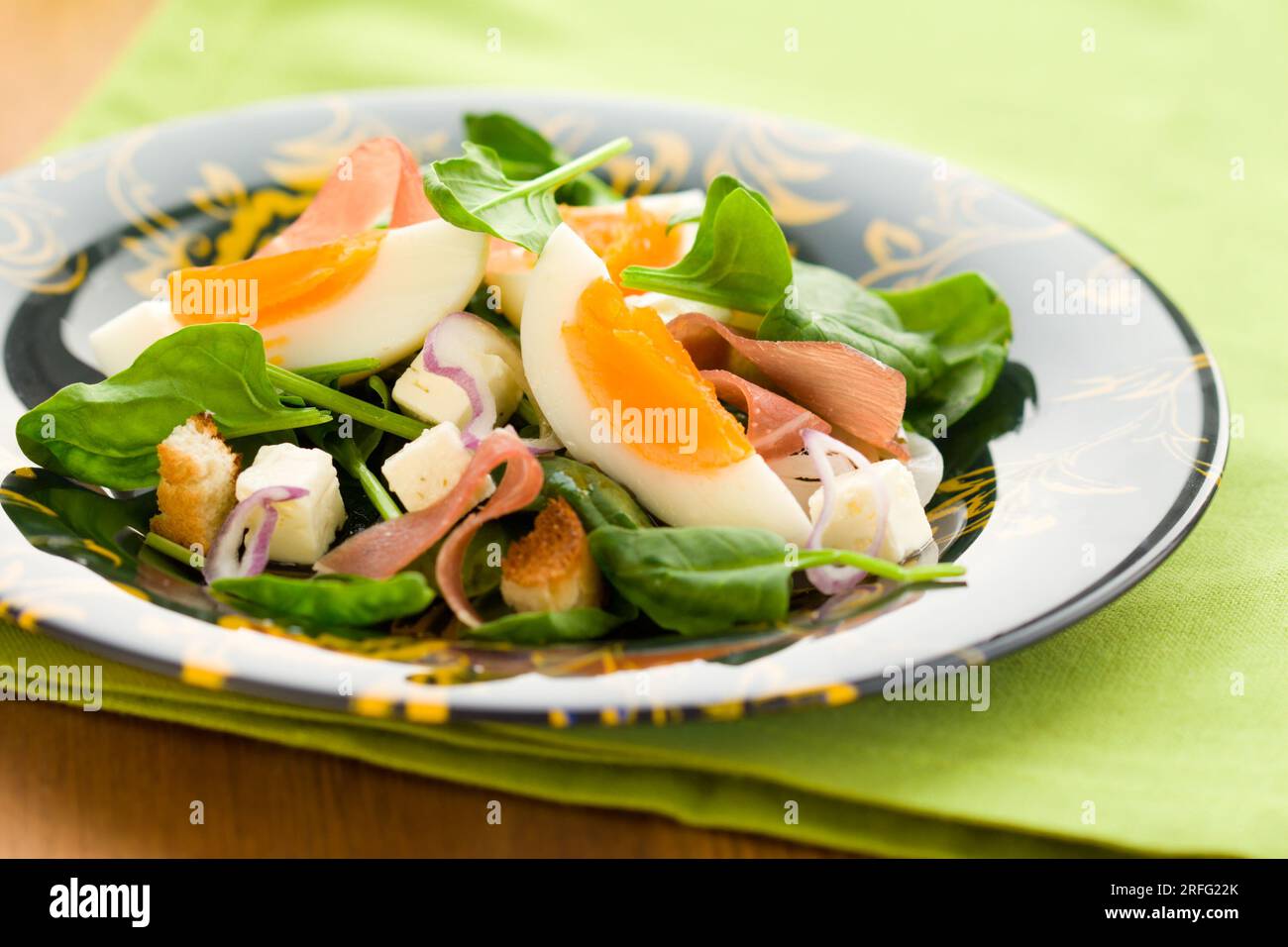 Spinach and egg hires stock photography and images Alamy