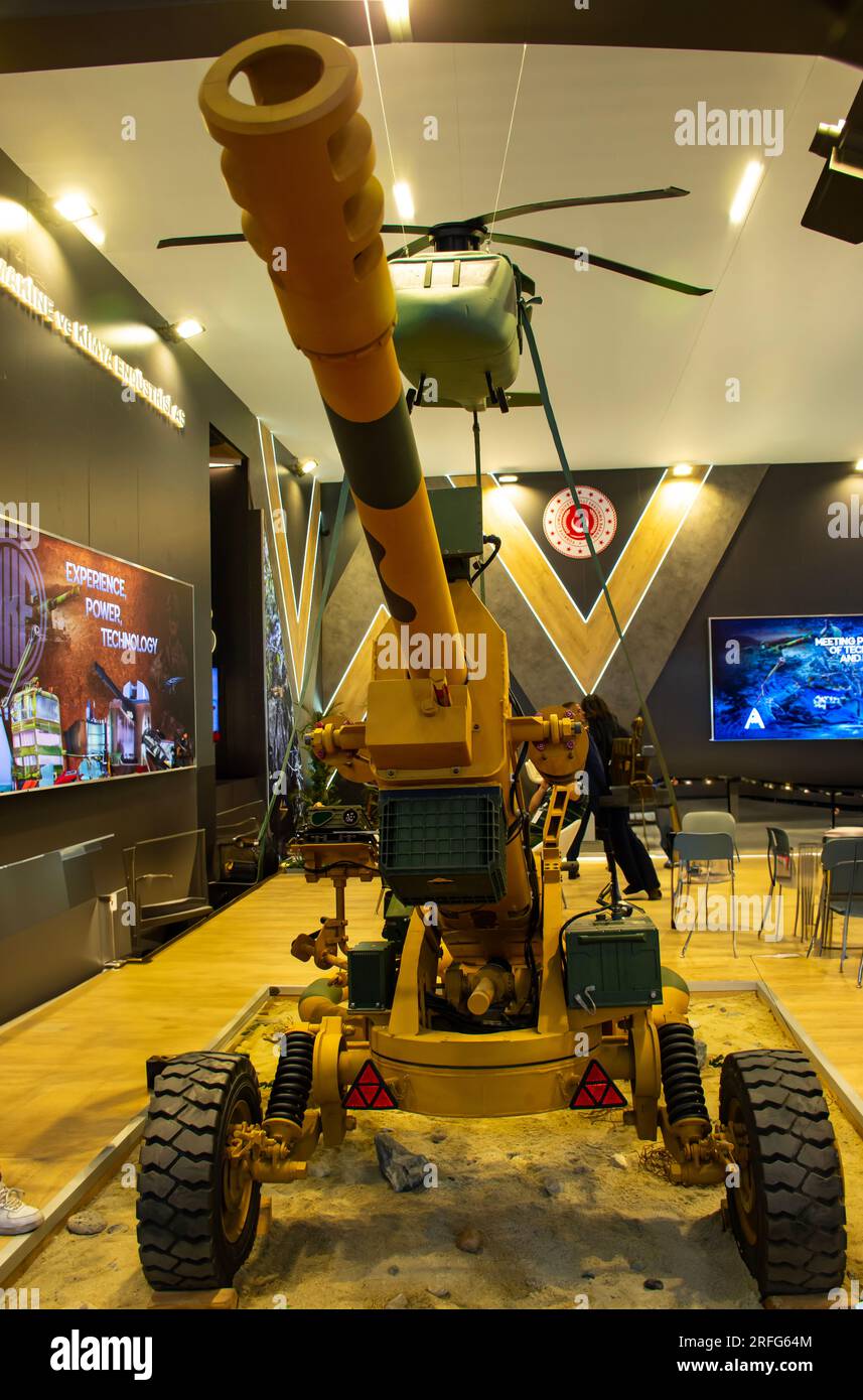 105mm gun hi-res stock photography and images - Alamy