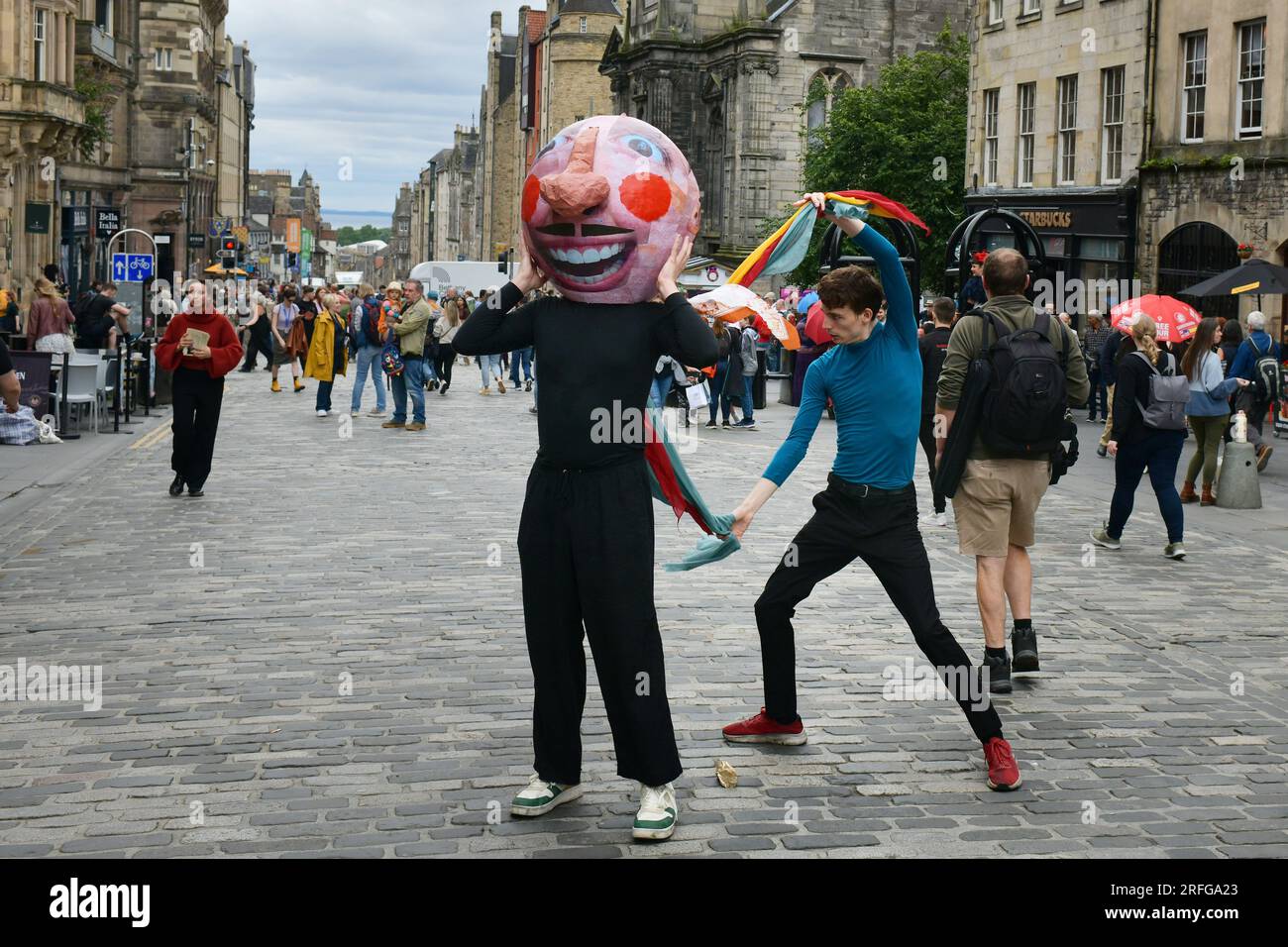 Edinburgh Scotland, UK 03 August 2023. Performers on the Royal Mile ahead of the start of the Edinburgh Festival promote their show, The Lost Play of Barry Wayworm.  credit sst/alamy live news Stock Photo