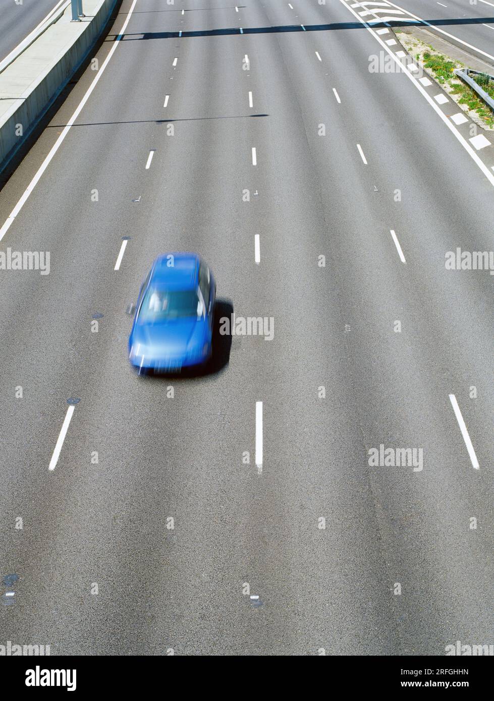 Overview of Car in Motion on M25 Motorway England Stock Photo - Alamy