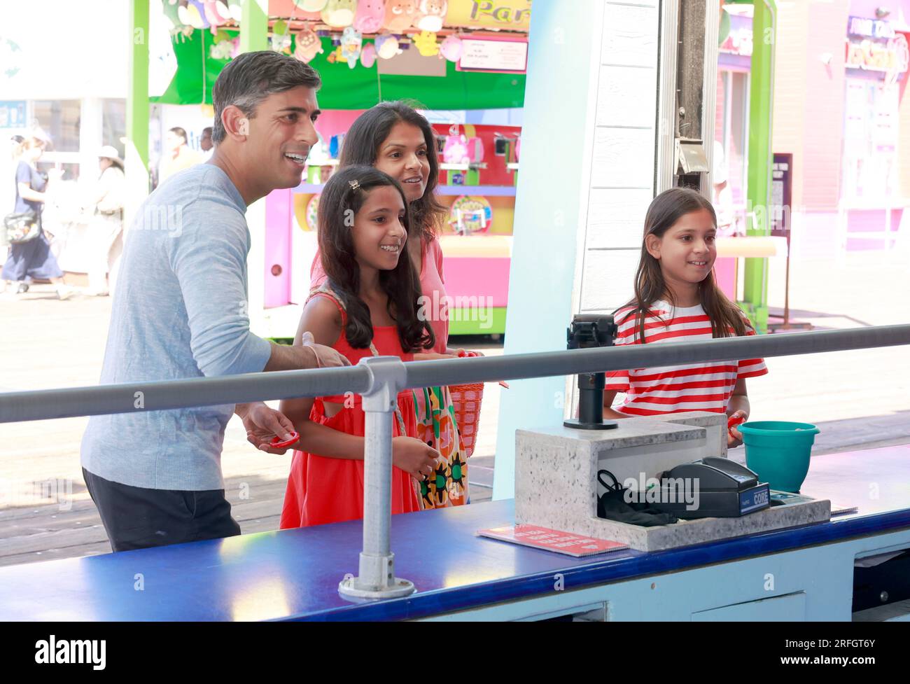 (Leftright) Prime Minister Rishi Sunak, Anoushka Sunak, Akshata Murty