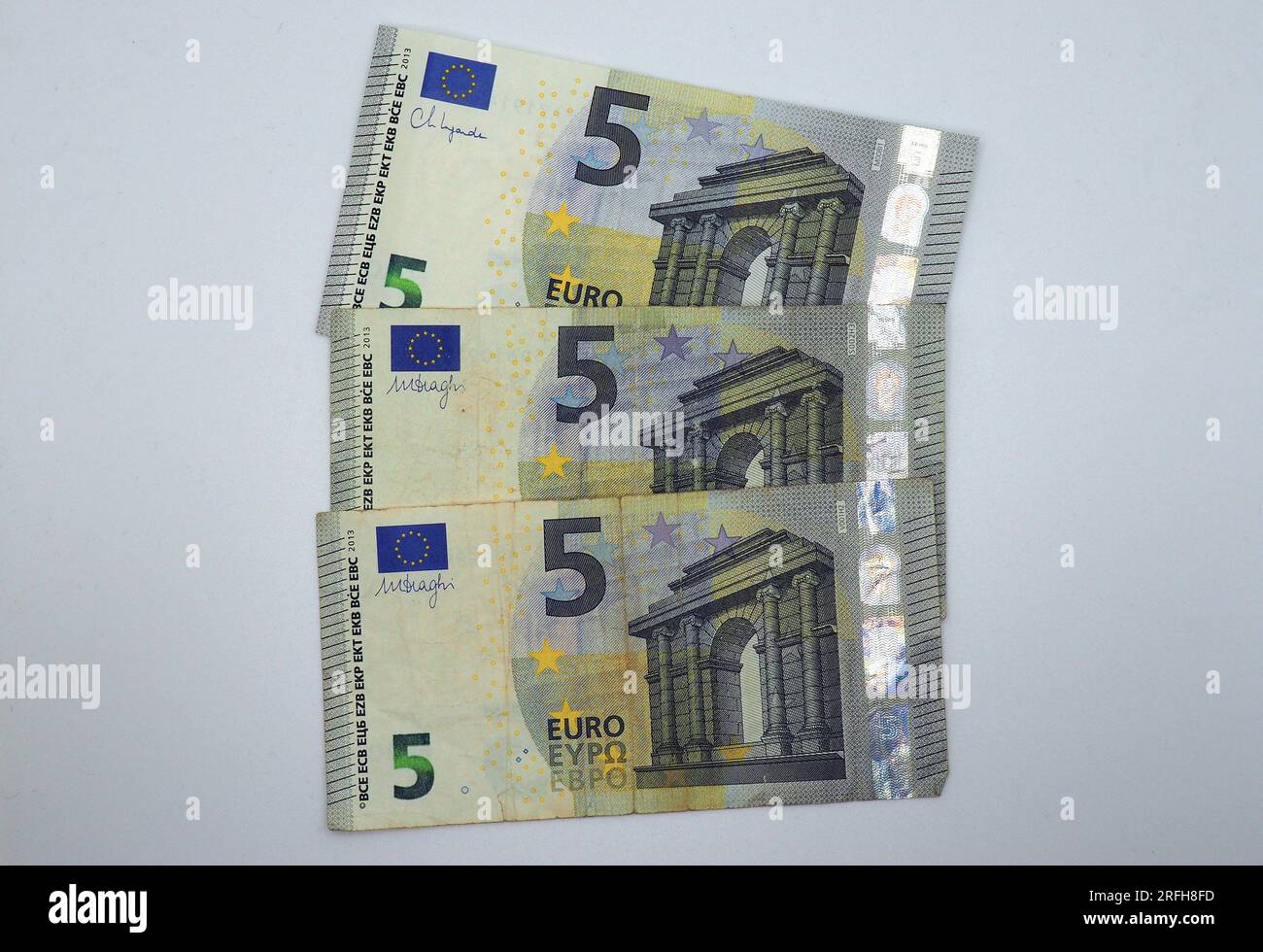 5 euro bank notes hi-res stock photography and images - Alamy