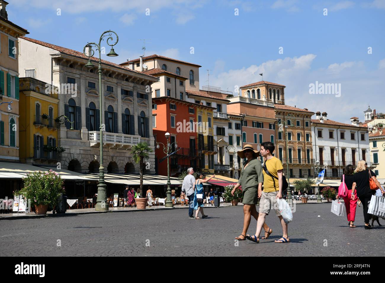Verona, Italy. 2nd Aug, 2023. Tourists visit the Piazza Bra in Verona, Italy,  on Aug. 2, 2023. Verona is located in north Italy's Veneto. As one of the  main tourist destinations in