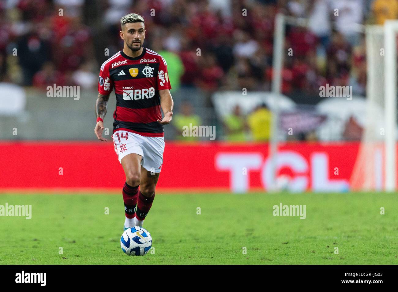 Copa libertadores ball hi-res stock photography and images - Page 2 - Alamy