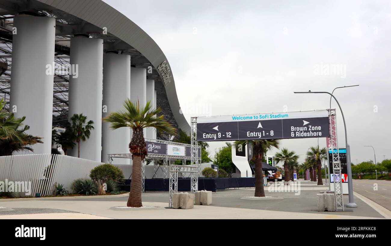 Inglewood (Los Angeles), California: SoFi Stadium, Sports and Entertainment  indoor stadium located at 1001 Stadium Dr, Inglewood Stock Photo - Alamy
