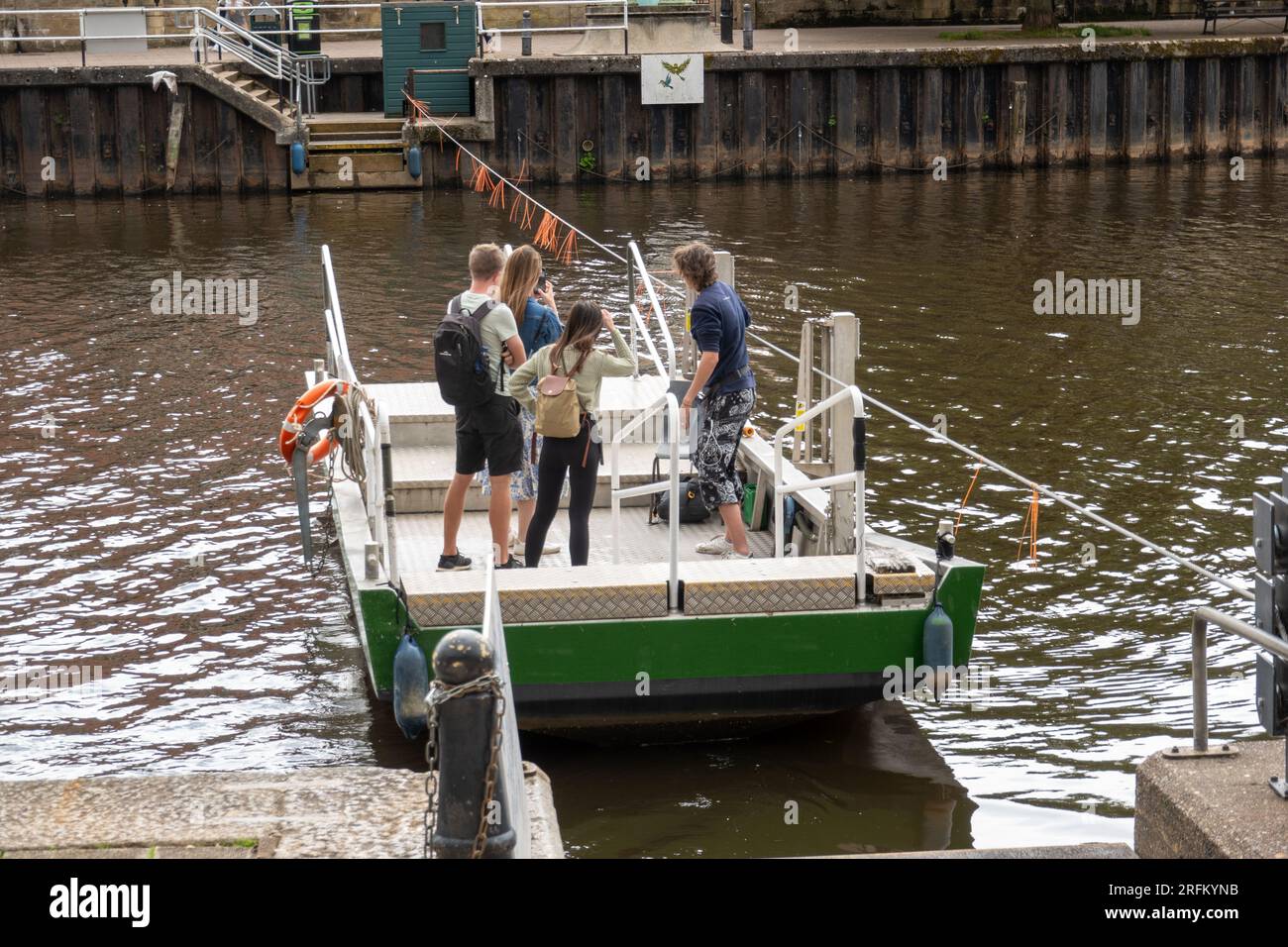 Butts Ferry, Hand Pulled passenger Ferry, River Exe, Exeter Stock Photo