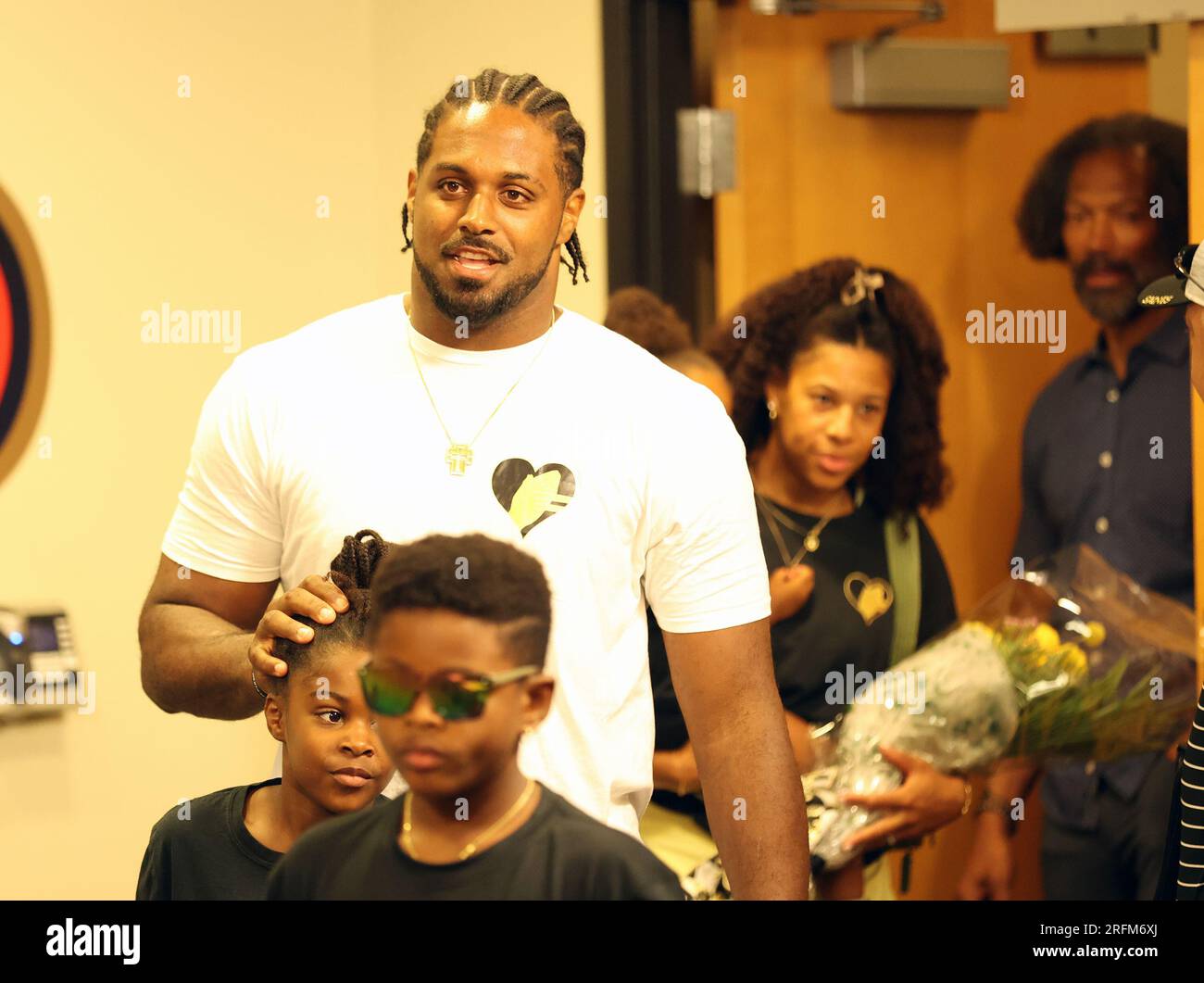 metairie-usa-04th-aug-2023-defensive-end-cam-jordan-enters-the-room