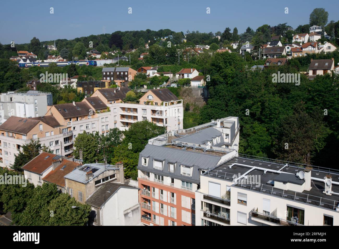France, Ile-de-France region, Hauts-de-Seine, Sèvres, hill and train ...