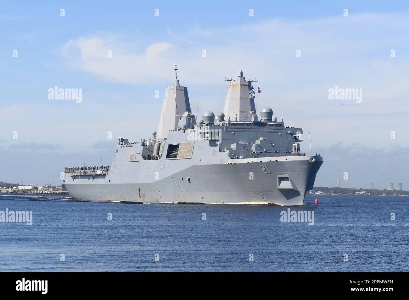 Jacksonville, United States. 07 February, 2018. The U.S. Navy San Antonio-class amphibious transport dock ship USS New York, departs Naval Station Mayport for a scheduled six-month deployment, February 7, 2018 in Jacksonville, Florida. Credit: MC2 Mark Andrew Hays/US Navy/Alamy Live News Stock Photo