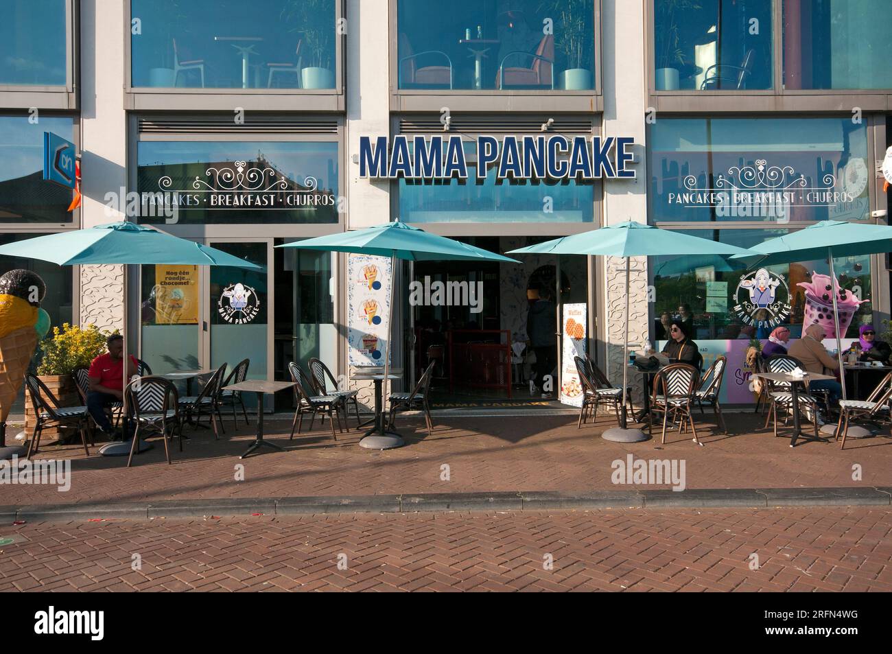 Mama Pancake coffeerestaurant in Oosterdokskade, Amsterdam