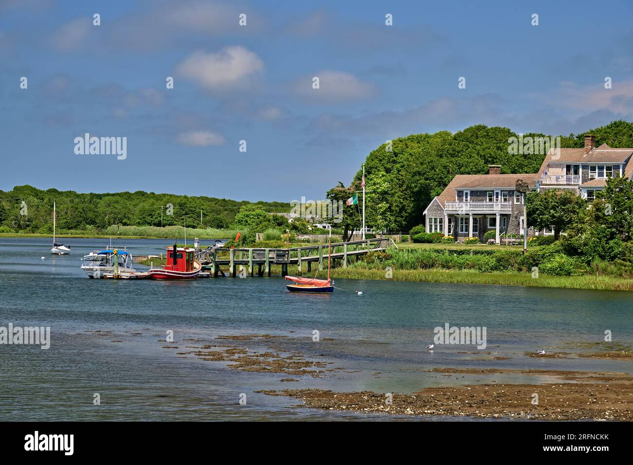 Old harbour tug boat hi-res stock photography and images - Alamy