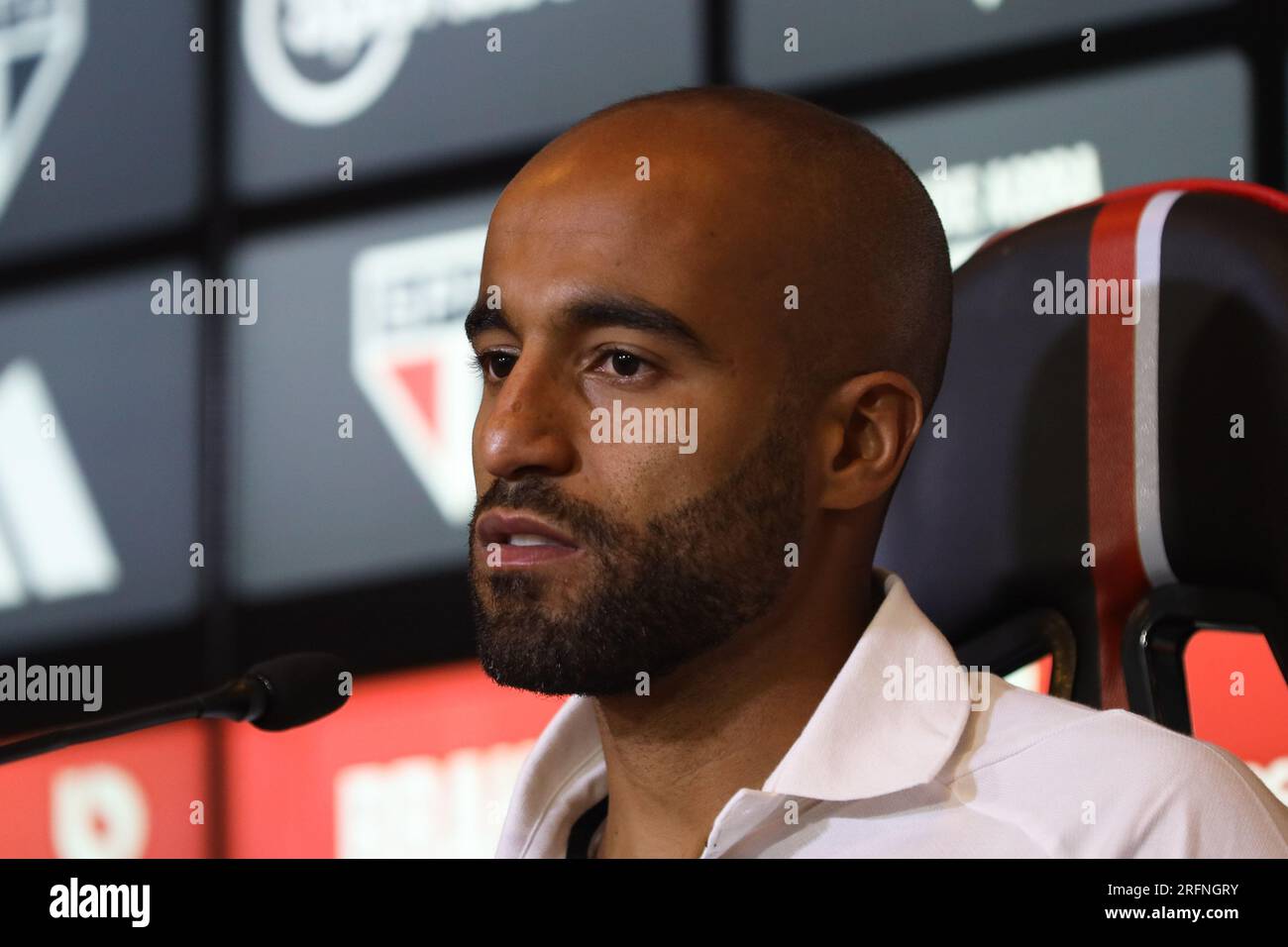 Presentation of the new reinforcement of São Paulo, Lucas Moura, with the presence of the president of the club Julio Casares in CT da Barra Funda, west zone of São Paulo, this Friday, the 4th. Credit: Brazil Photo Press/Alamy Live News Stock Photo
