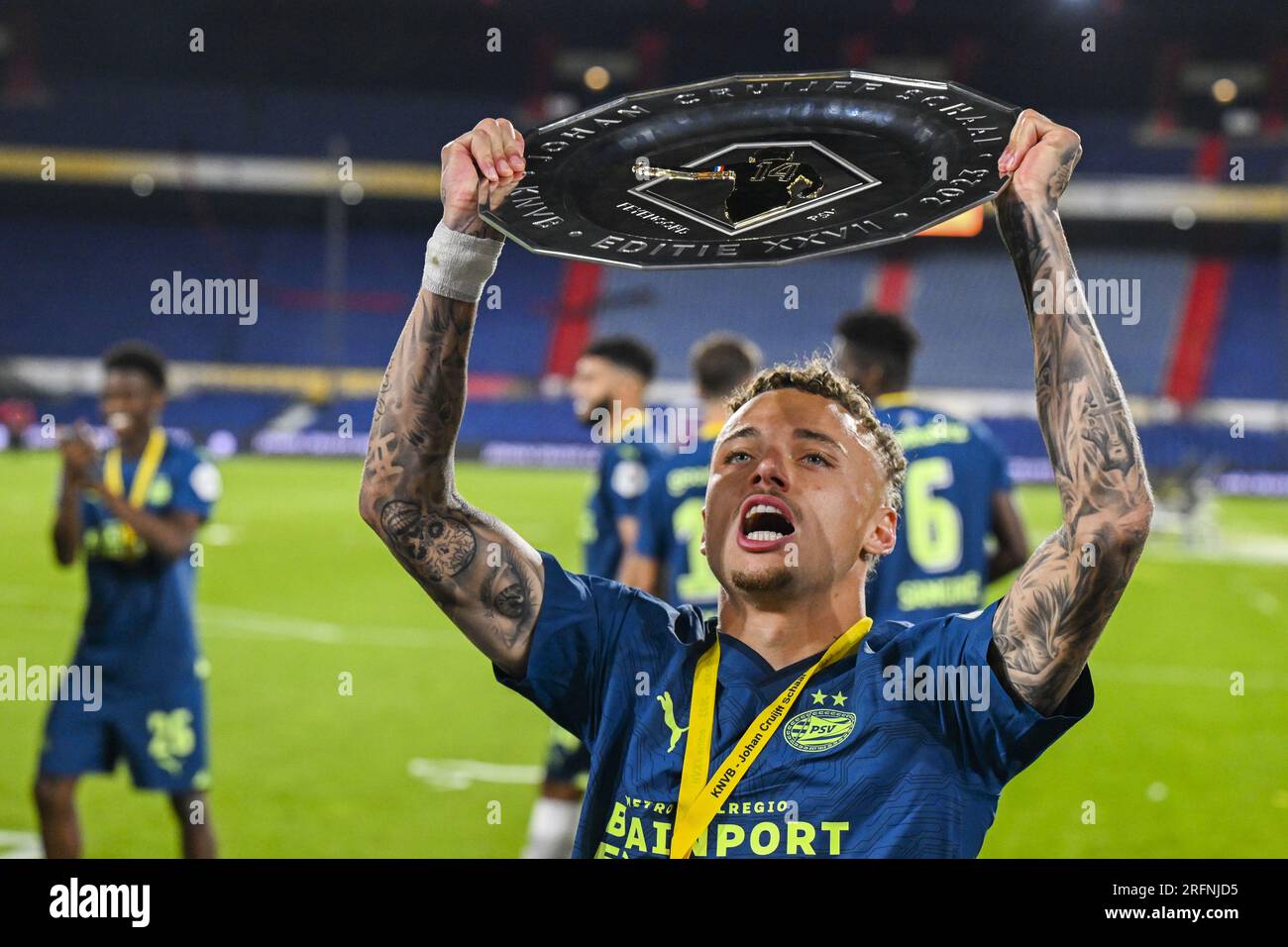 ROTTERDAM Goalscorer Noa Lang of PSV Eindhoven celebrates the 01 win