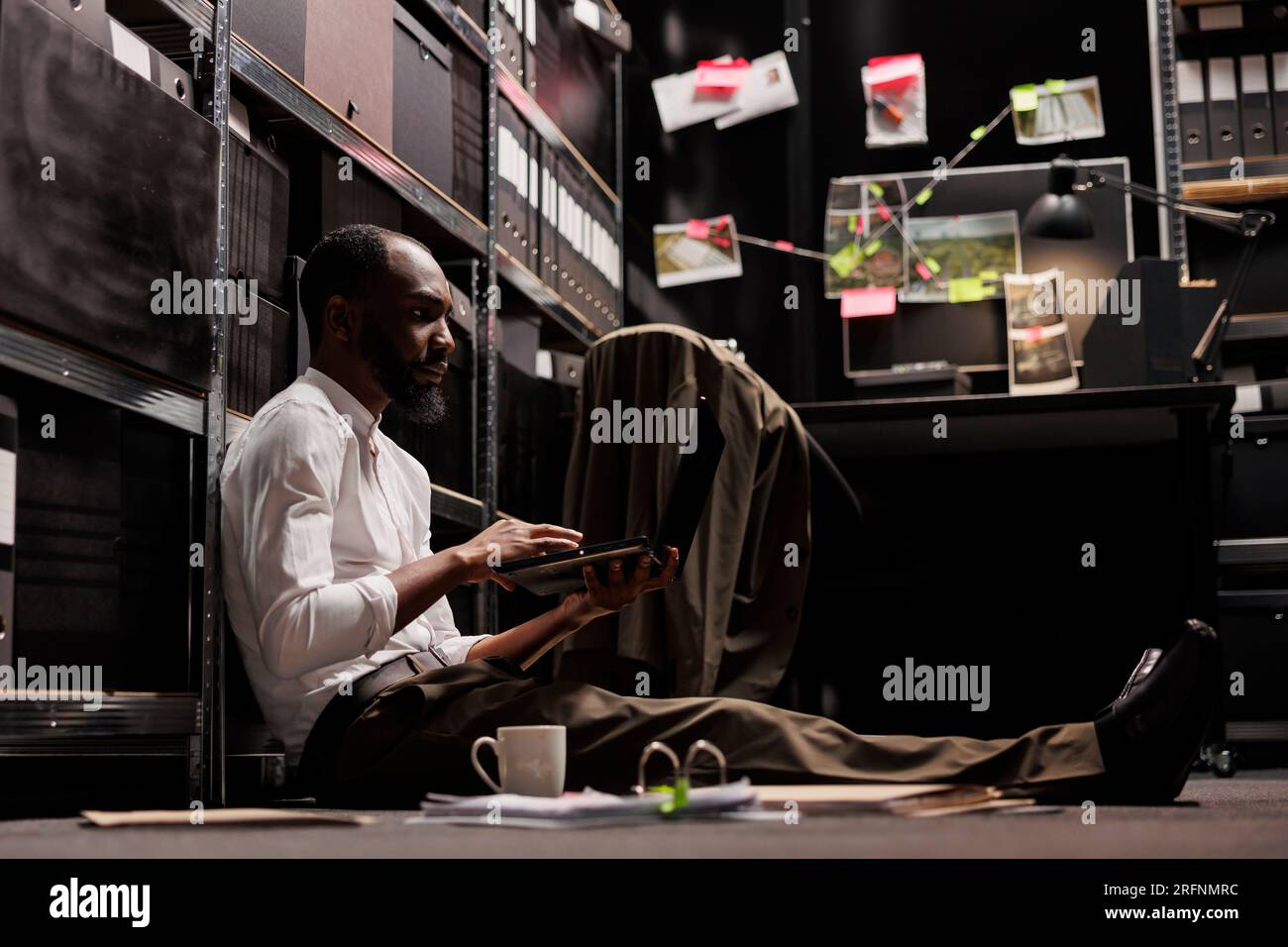 Police examining computer hi-res stock photography and images - Alamy